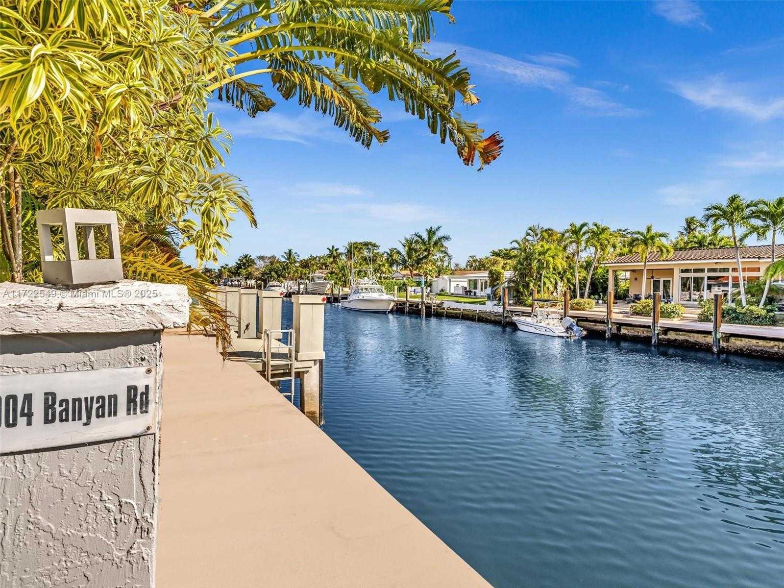 Small Image of 12904 BANYAN RD, North Miami Number 23