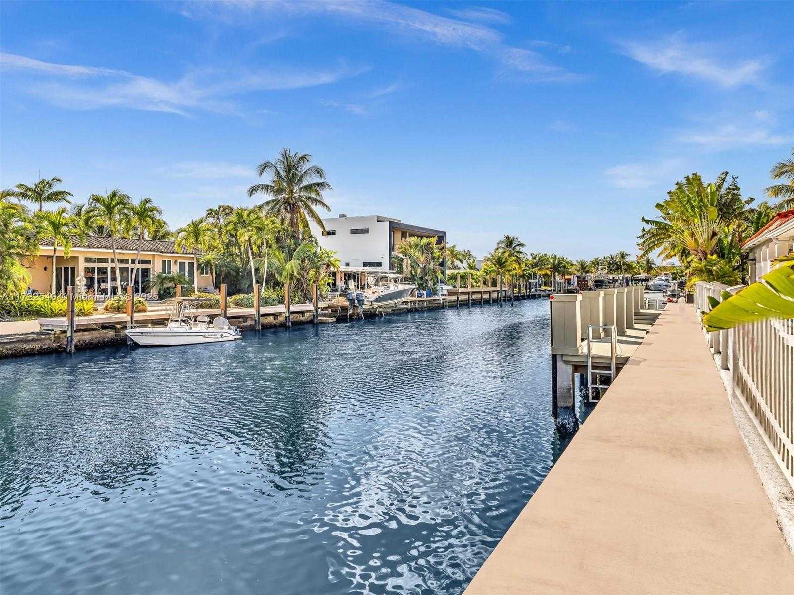 Small Image of 12904 BANYAN RD, North Miami Number 25
