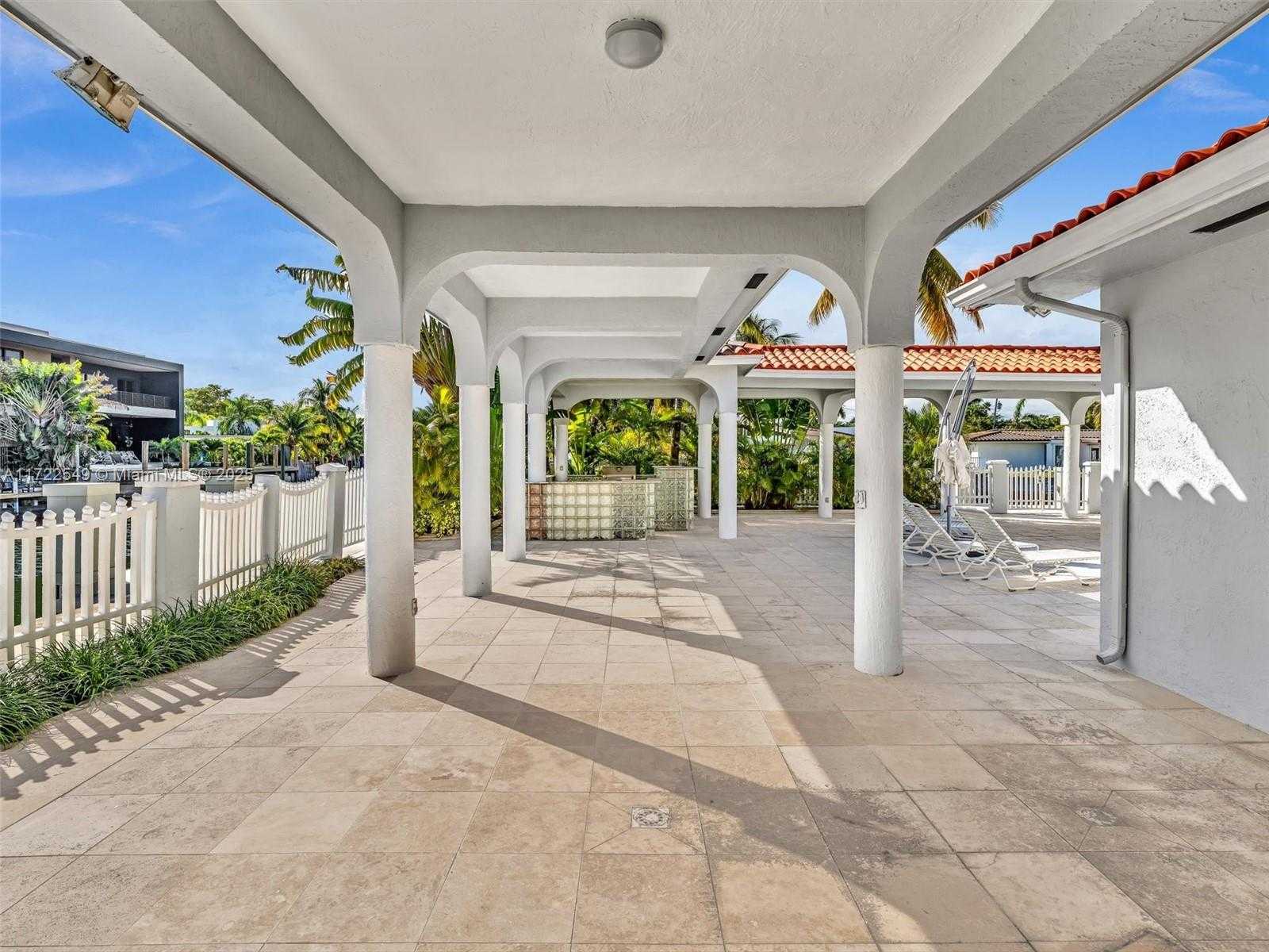 Small Image of 12904 BANYAN RD, North Miami Number 29