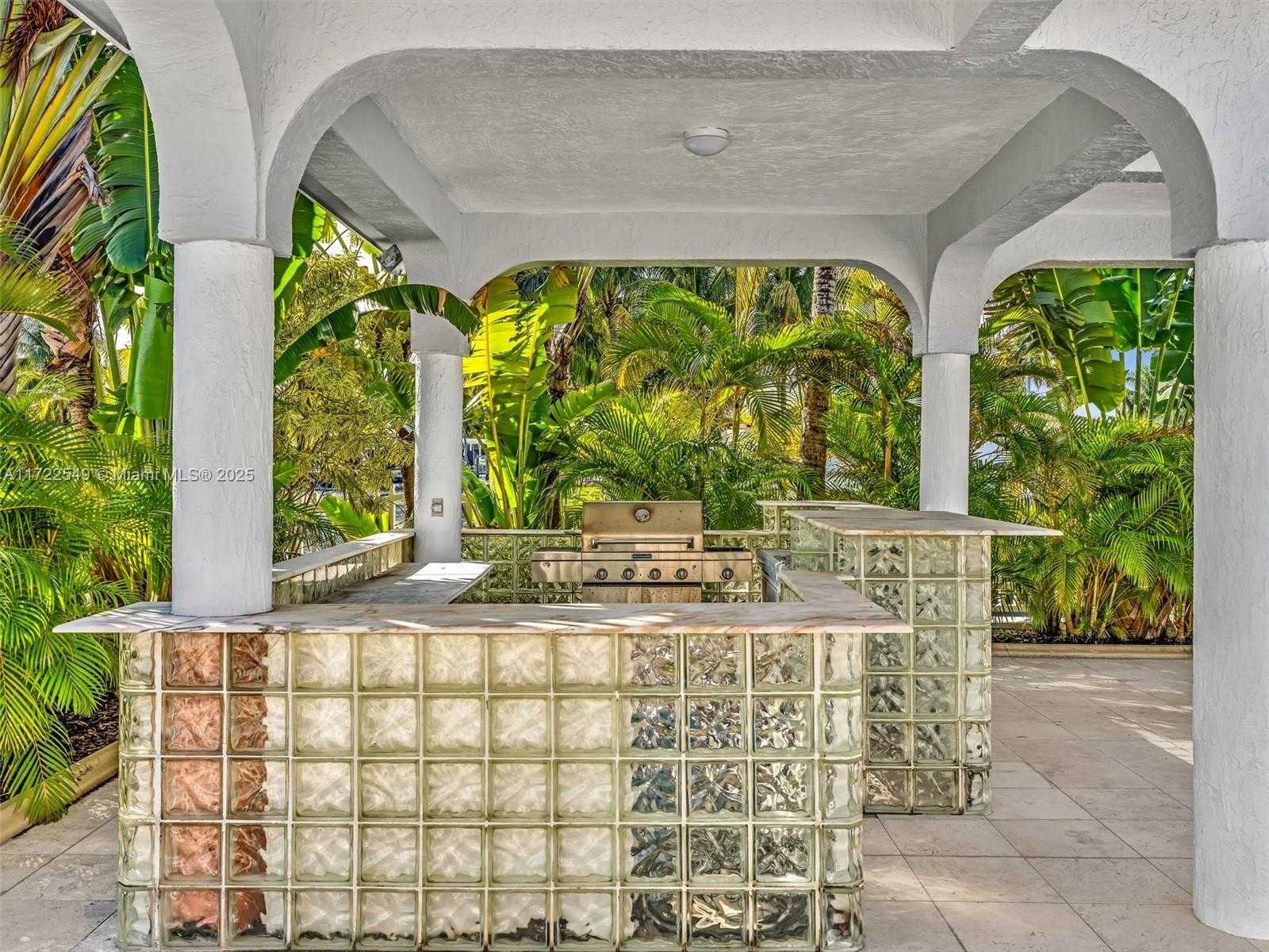 Small Image of 12904 BANYAN RD, North Miami Number 30