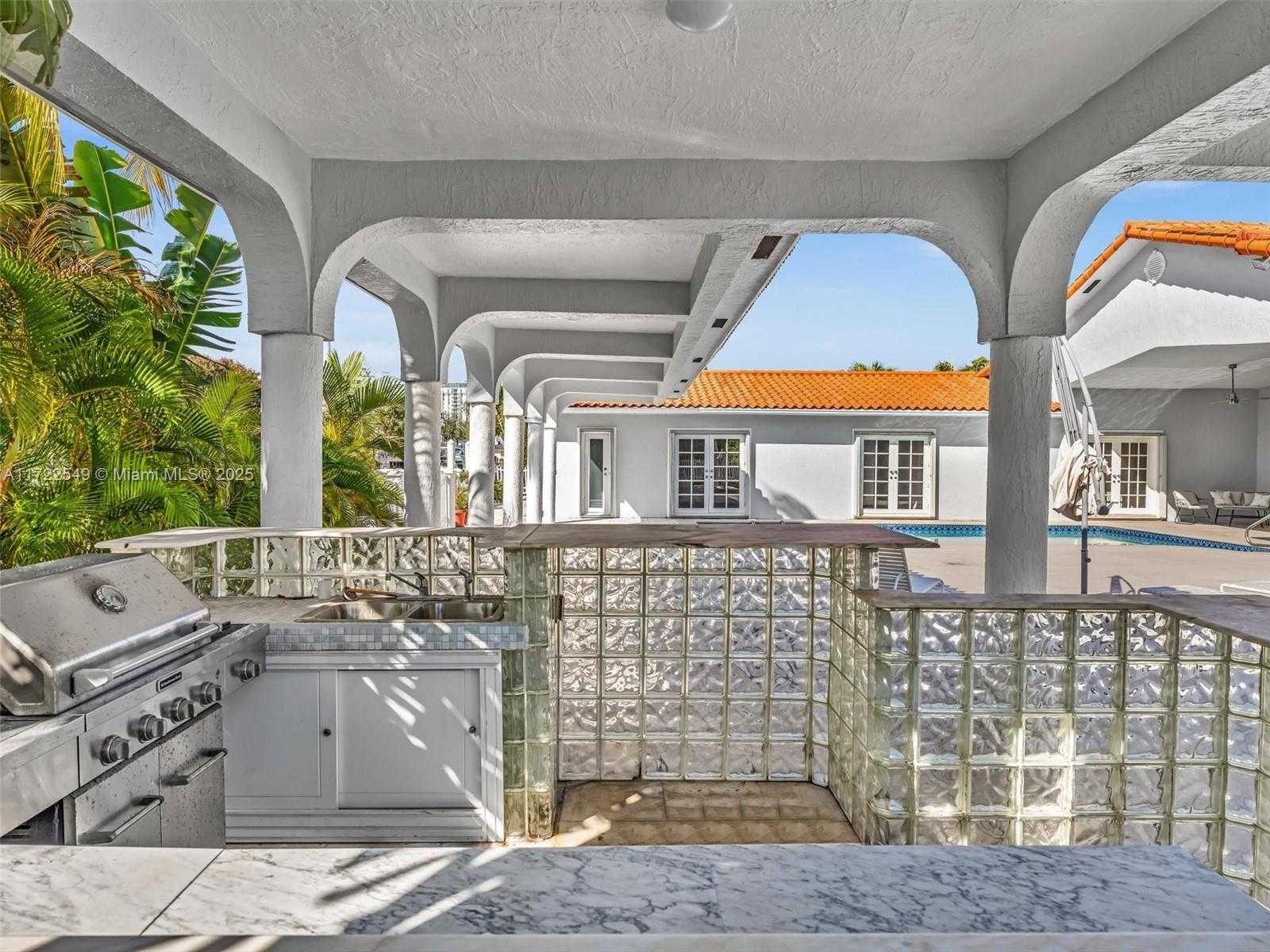 Small Image of 12904 BANYAN RD, North Miami Number 31