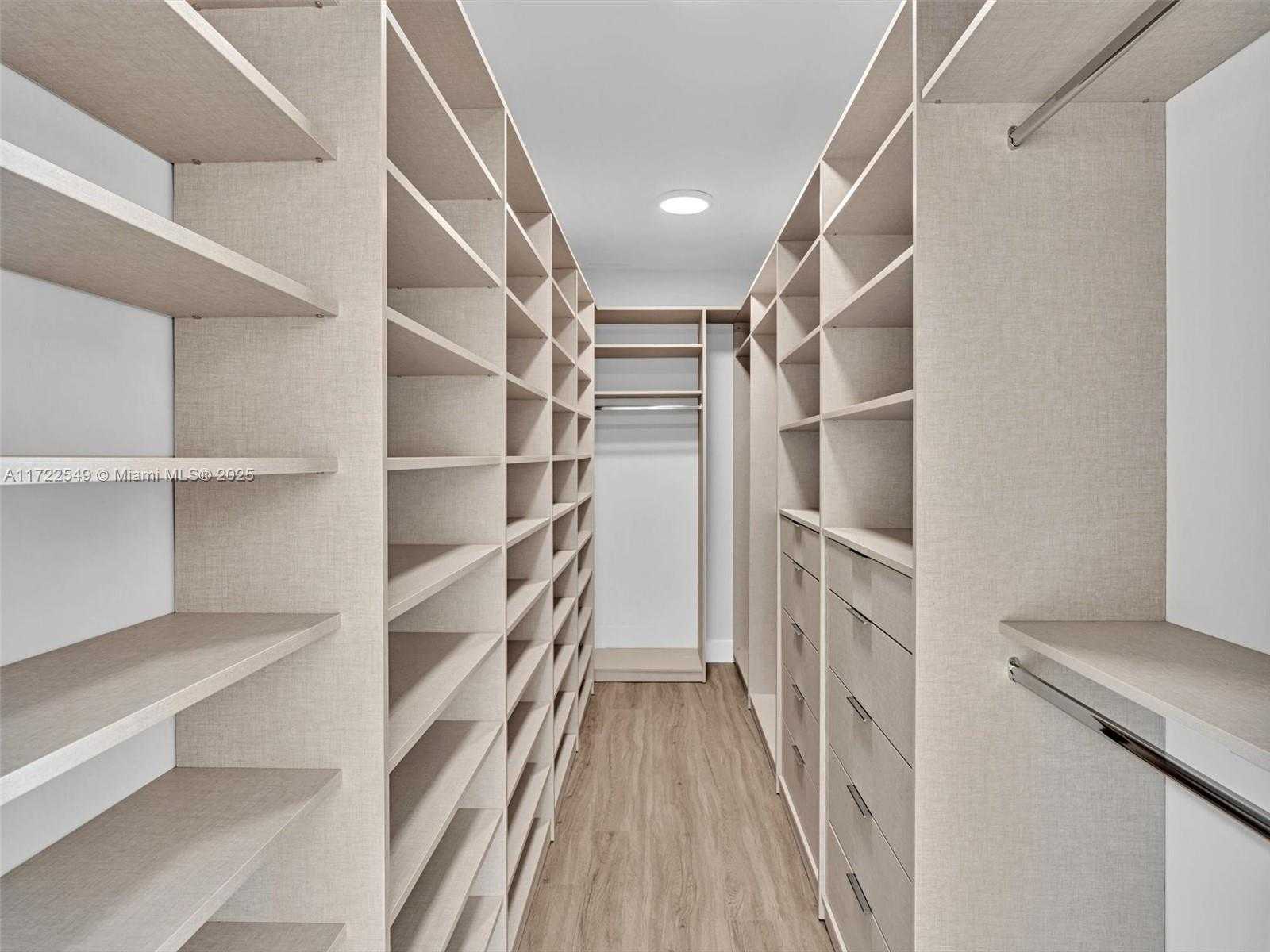 Small Image of 12904 BANYAN RD, North Miami Number 34