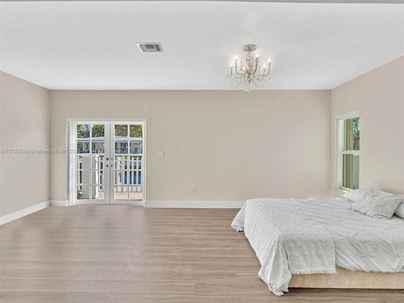 Small Image of 12904 BANYAN RD, North Miami Number 36