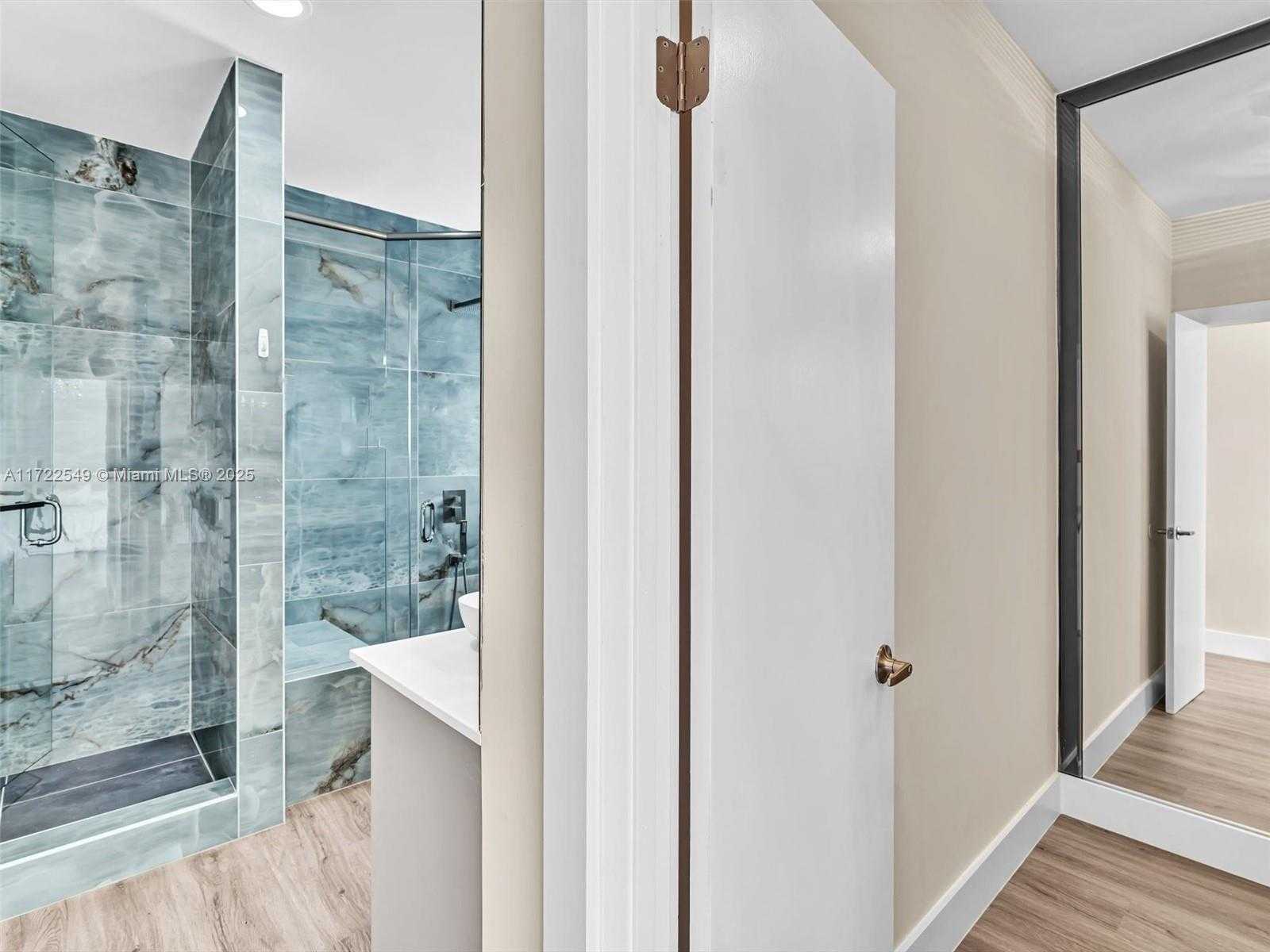 Small Image of 12904 BANYAN RD, North Miami Number 43
