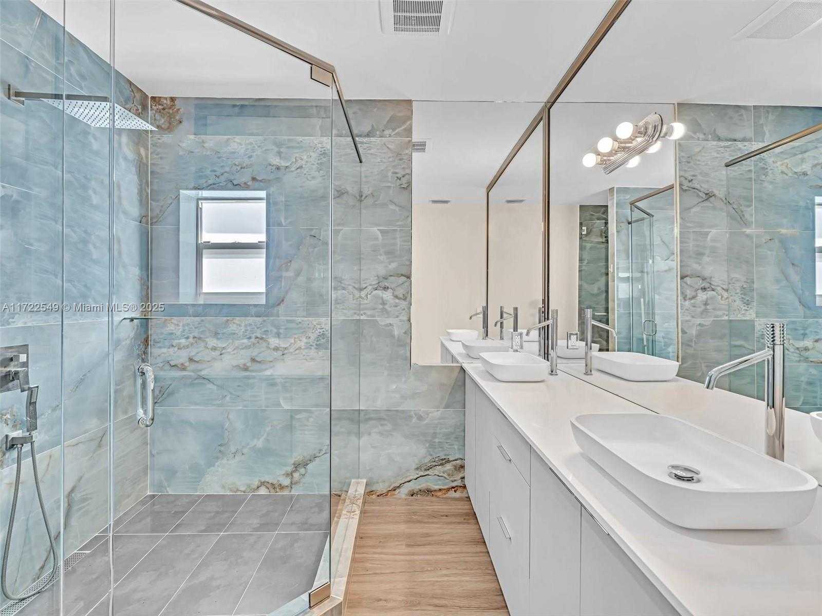 Small Image of 12904 BANYAN RD, North Miami Number 45