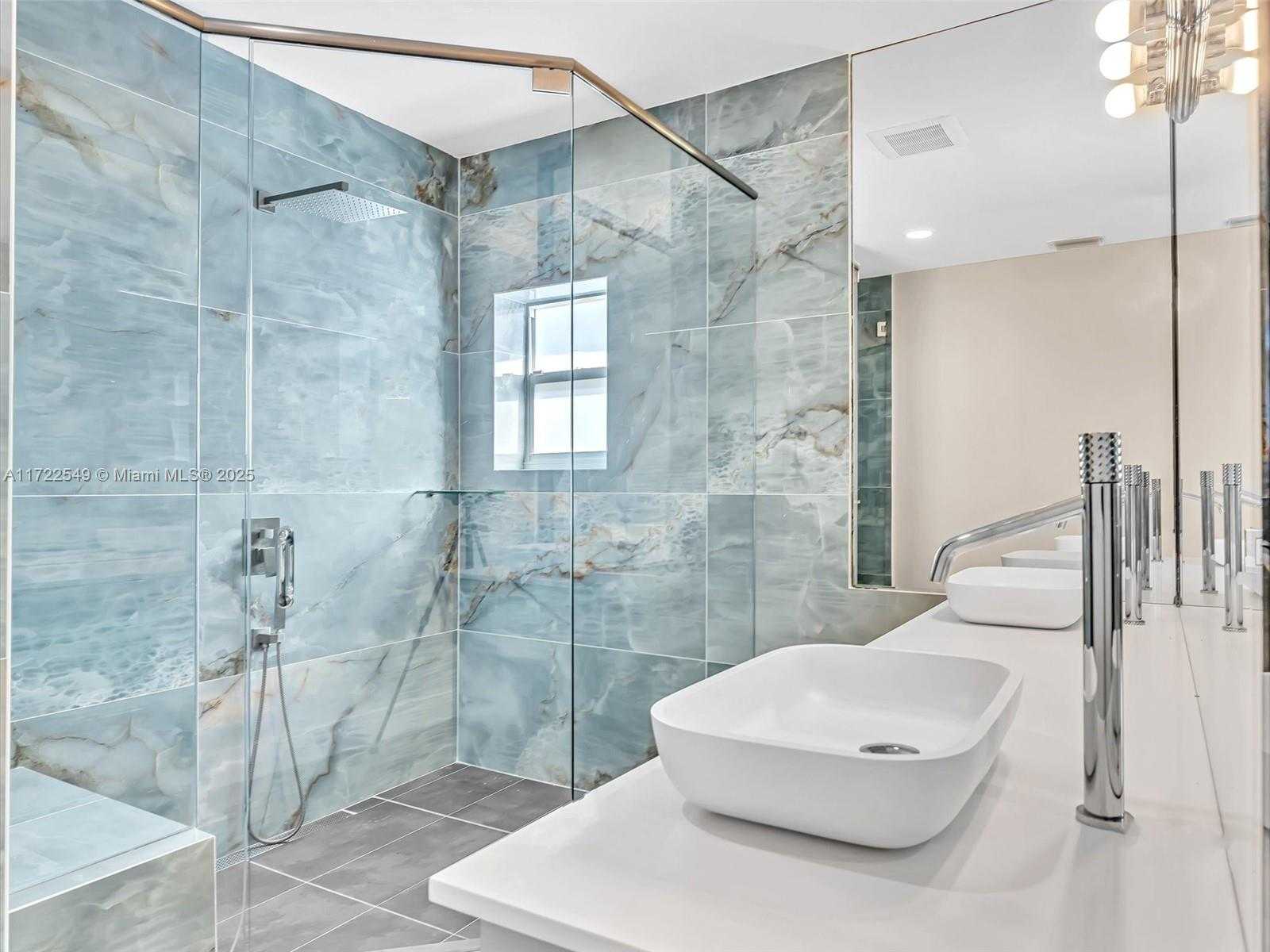 Small Image of 12904 BANYAN RD, North Miami Number 47