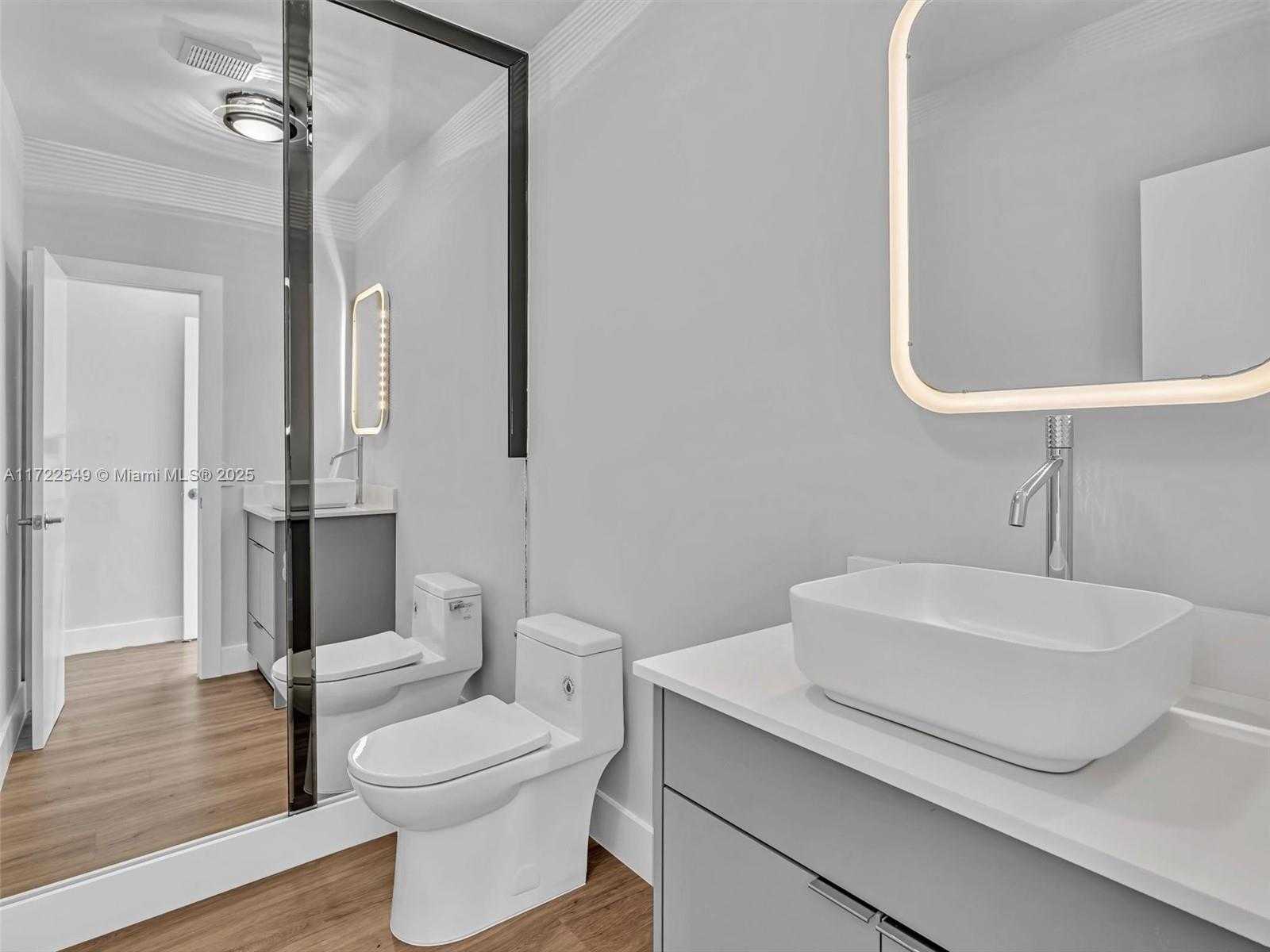 Small Image of 12904 BANYAN RD, North Miami Number 49