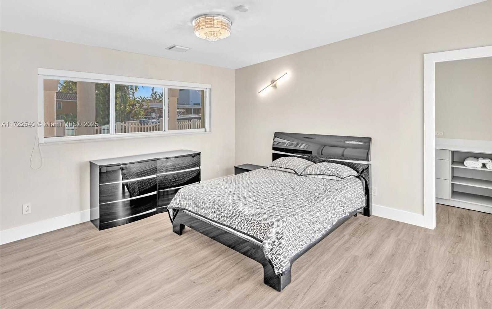 Small Image of 12904 BANYAN RD, North Miami Number 52
