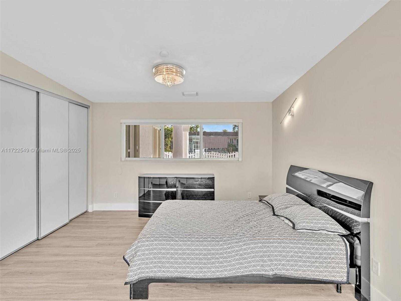Small Image of 12904 BANYAN RD, North Miami Number 53