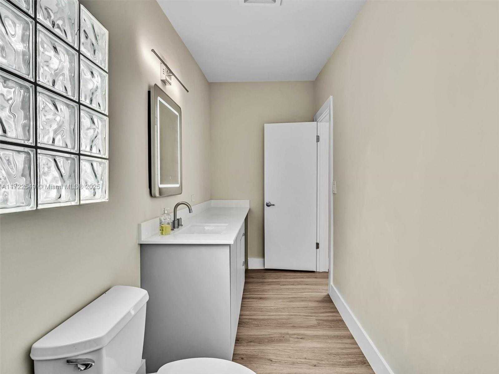 Small Image of 12904 BANYAN RD, North Miami Number 58