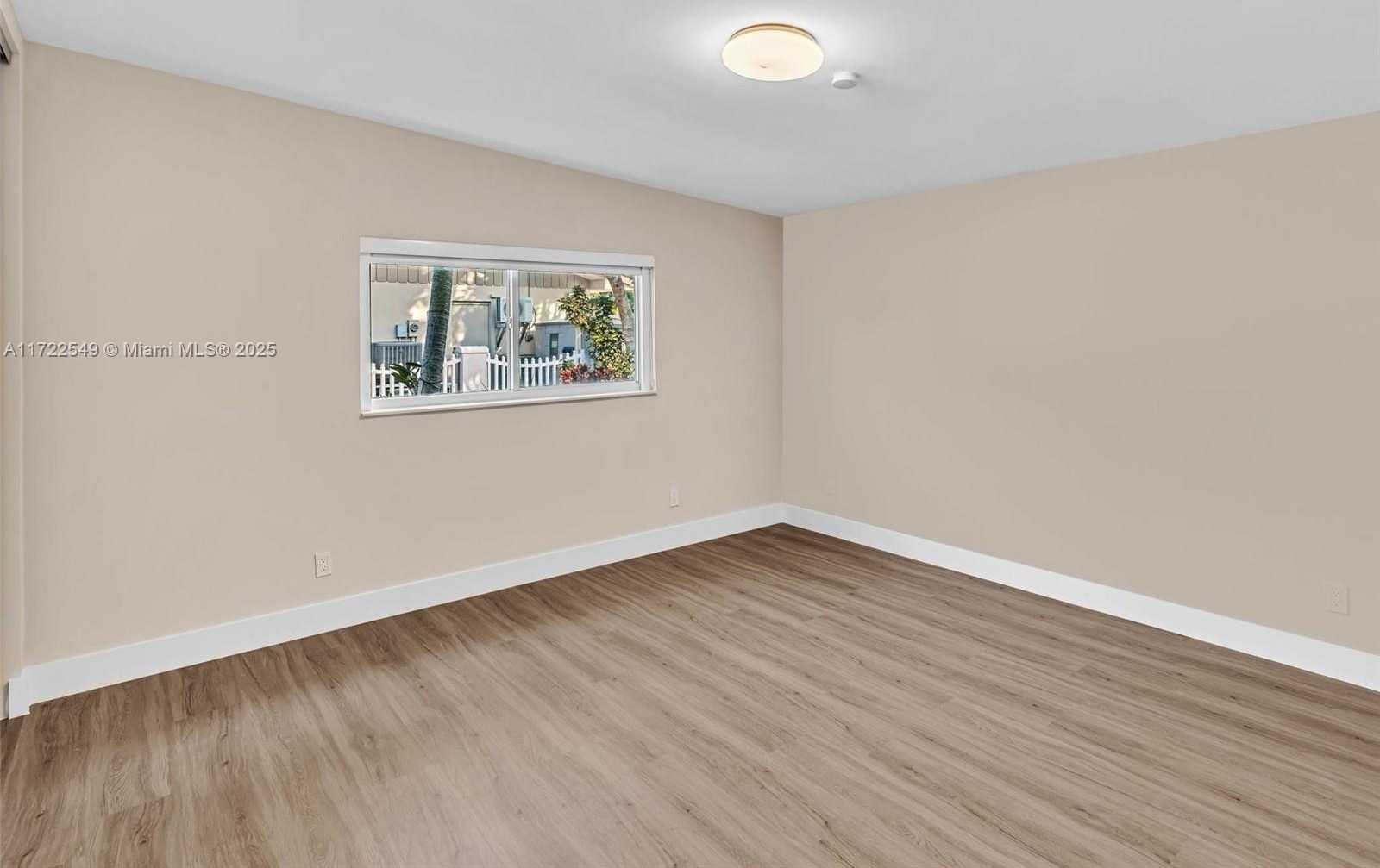 Small Image of 12904 BANYAN RD, North Miami Number 59