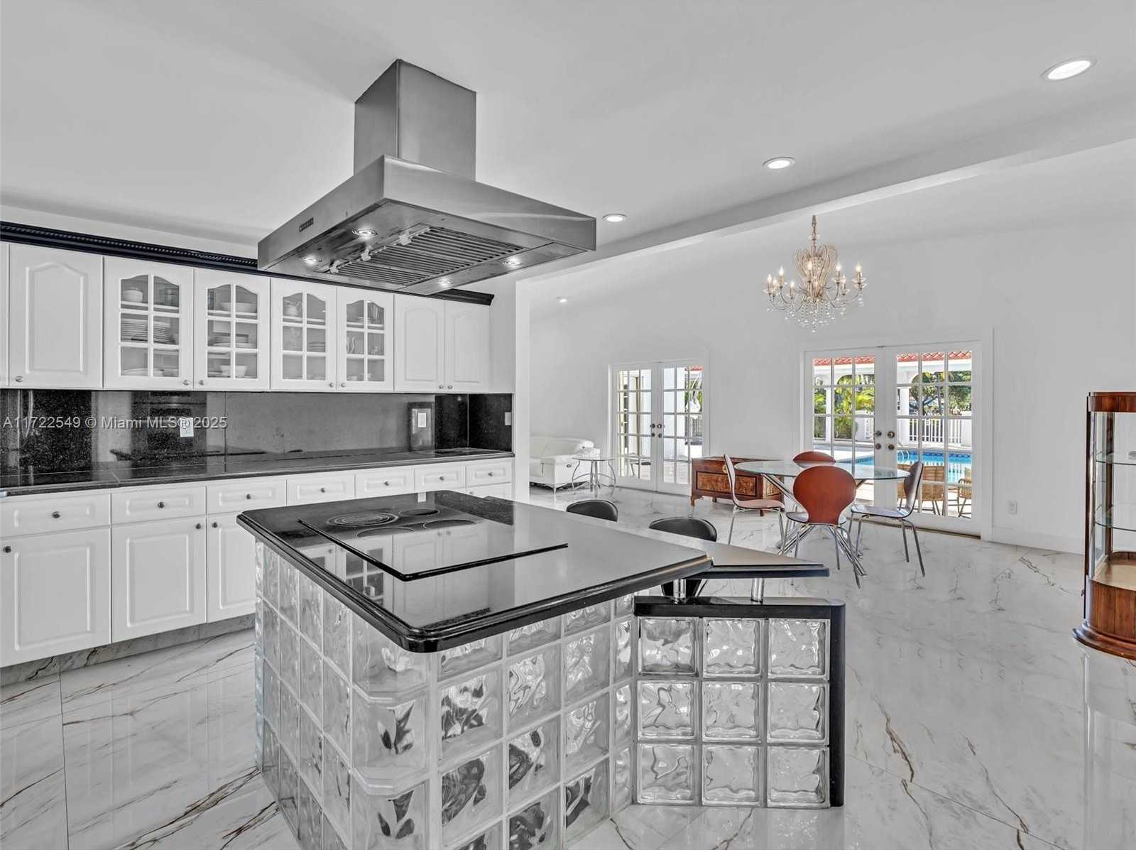 Small Image of 12904 BANYAN RD, North Miami Number 6