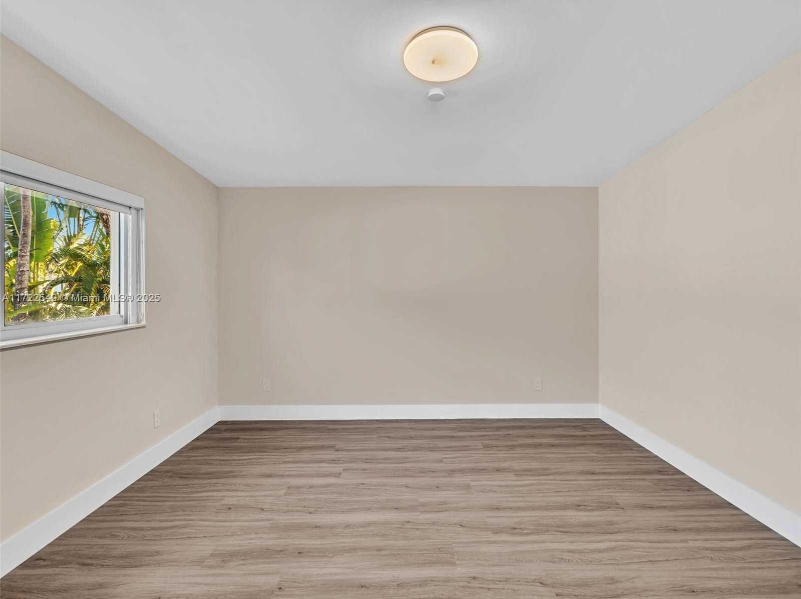Small Image of 12904 BANYAN RD, North Miami Number 60