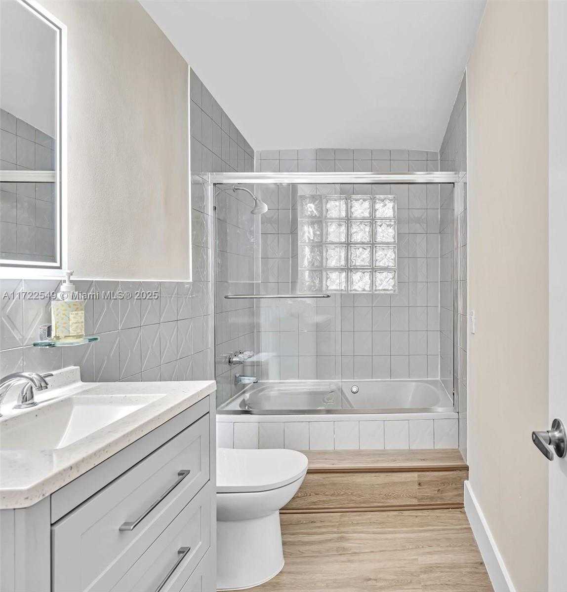 Small Image of 12904 BANYAN RD, North Miami Number 63