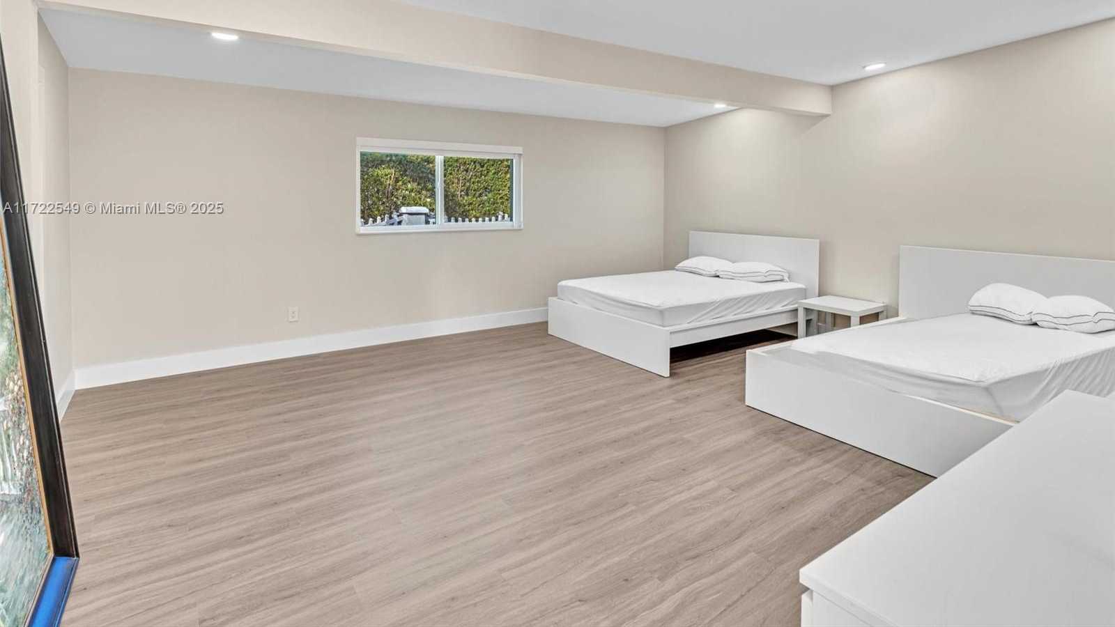 Small Image of 12904 BANYAN RD, North Miami Number 66