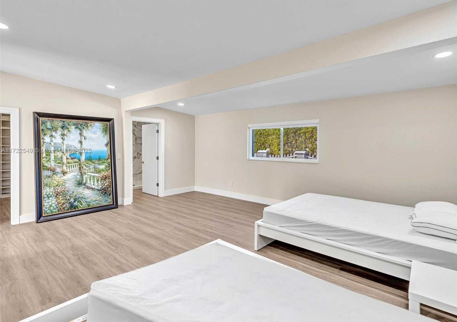 Small Image of 12904 BANYAN RD, North Miami Number 67