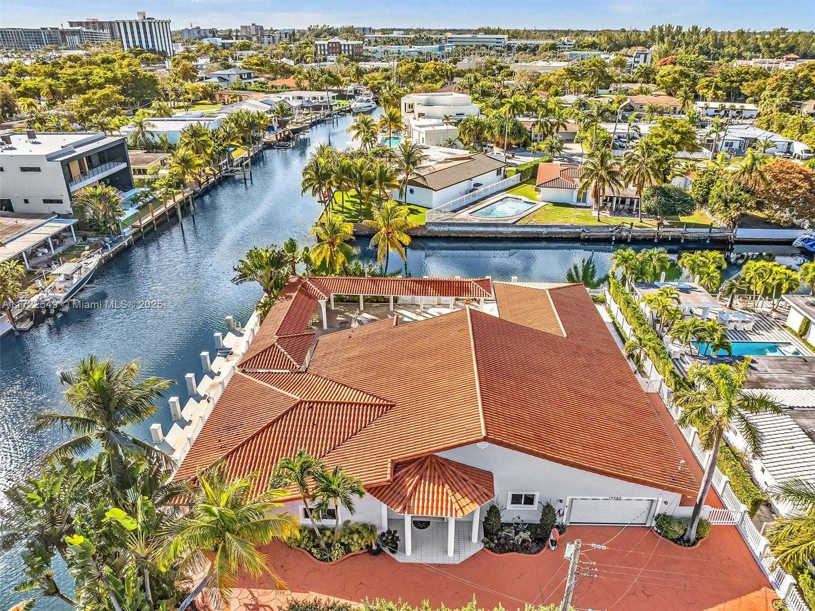 Small Image of 12904 BANYAN RD, North Miami Number 83