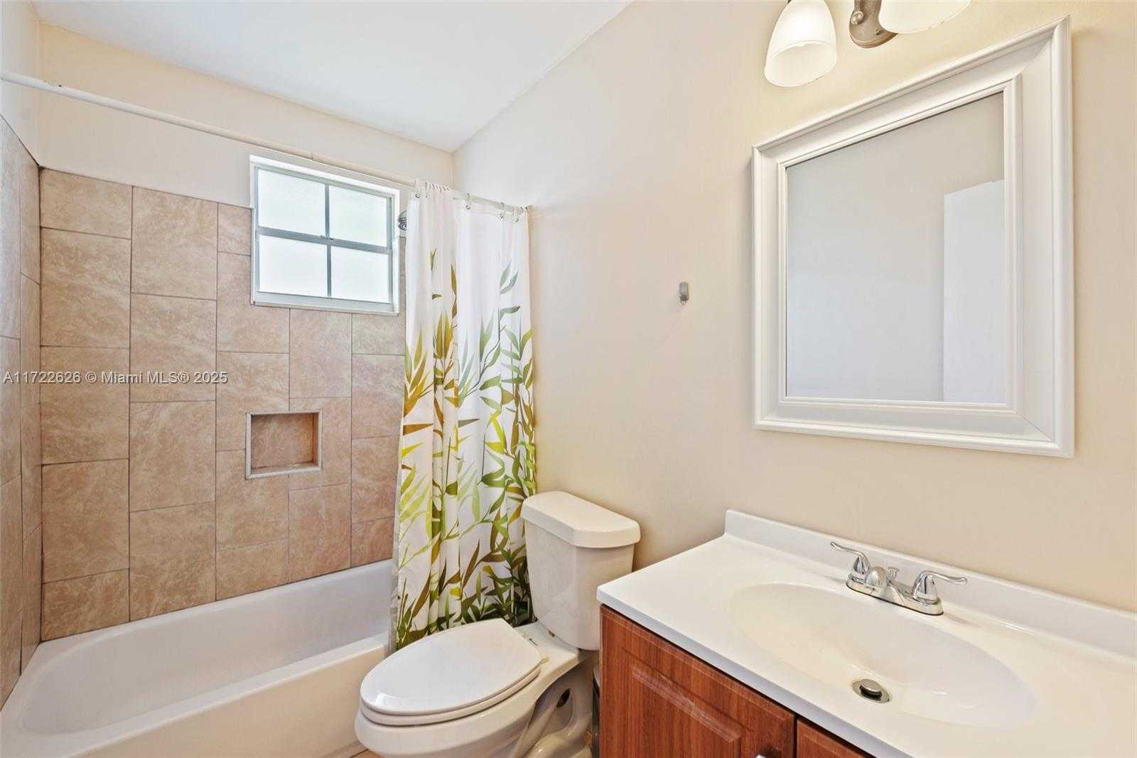 Small Image of 18463 NORTH WEST 20TH ST, Pembroke Pines Number 17