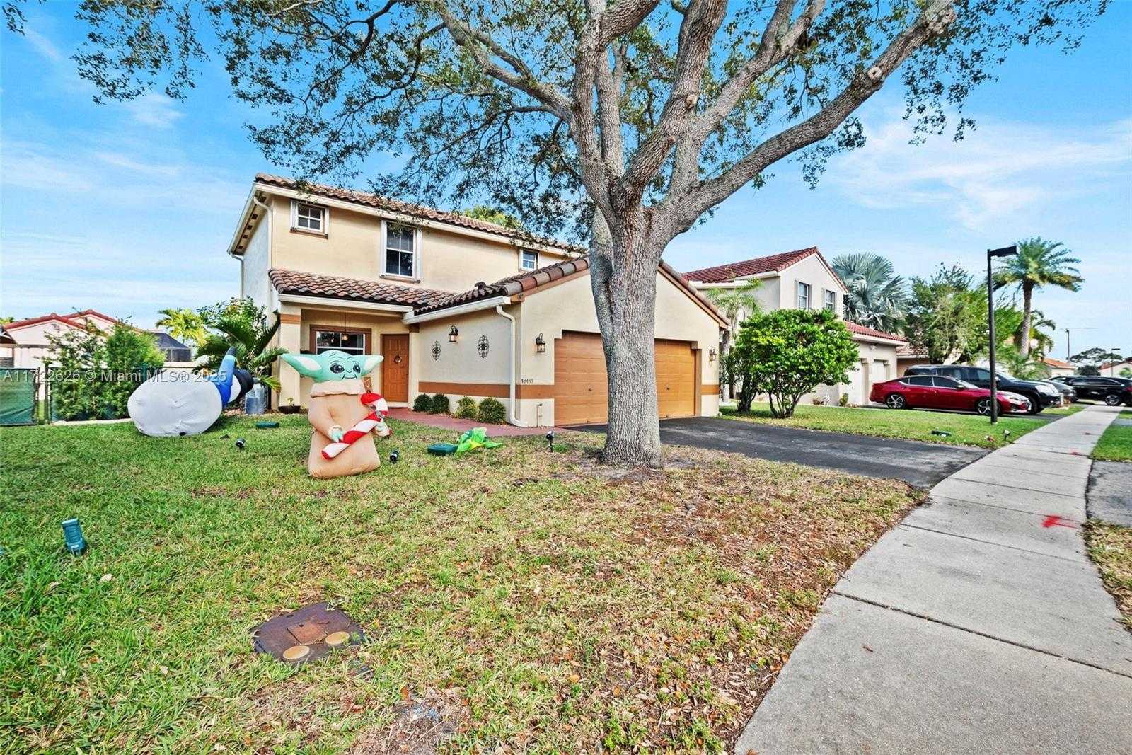Small Image of 18463 NORTH WEST 20TH ST, Pembroke Pines Number 2