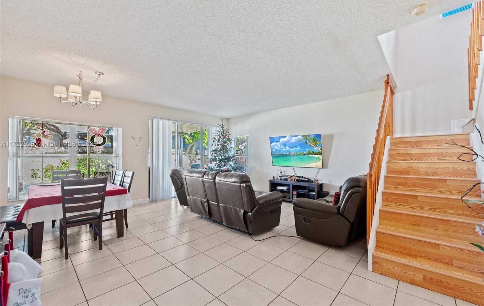 Small Image of 18463 NORTH WEST 20TH ST, Pembroke Pines Number 3