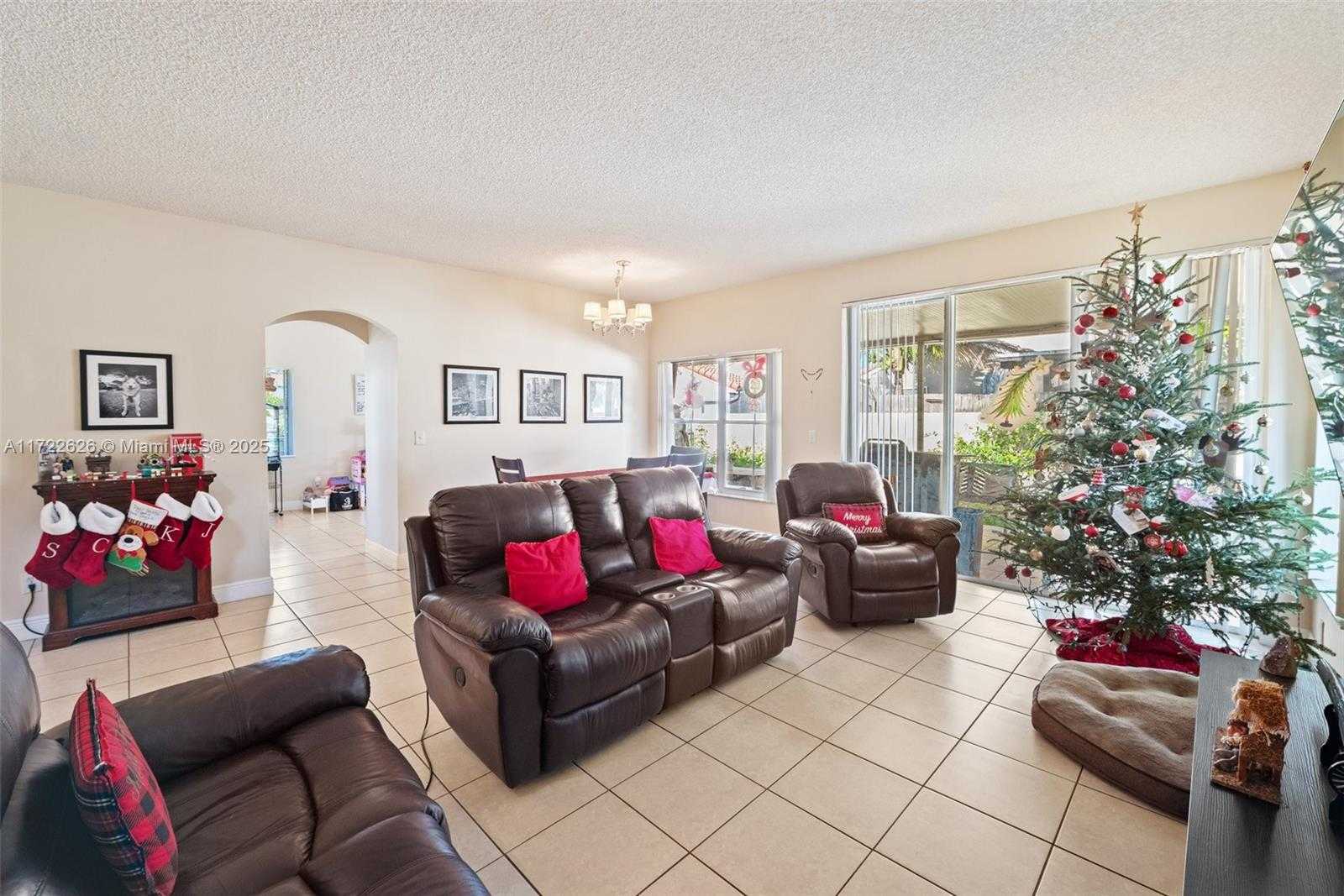 Small Image of 18463 NORTH WEST 20TH ST, Pembroke Pines Number 5