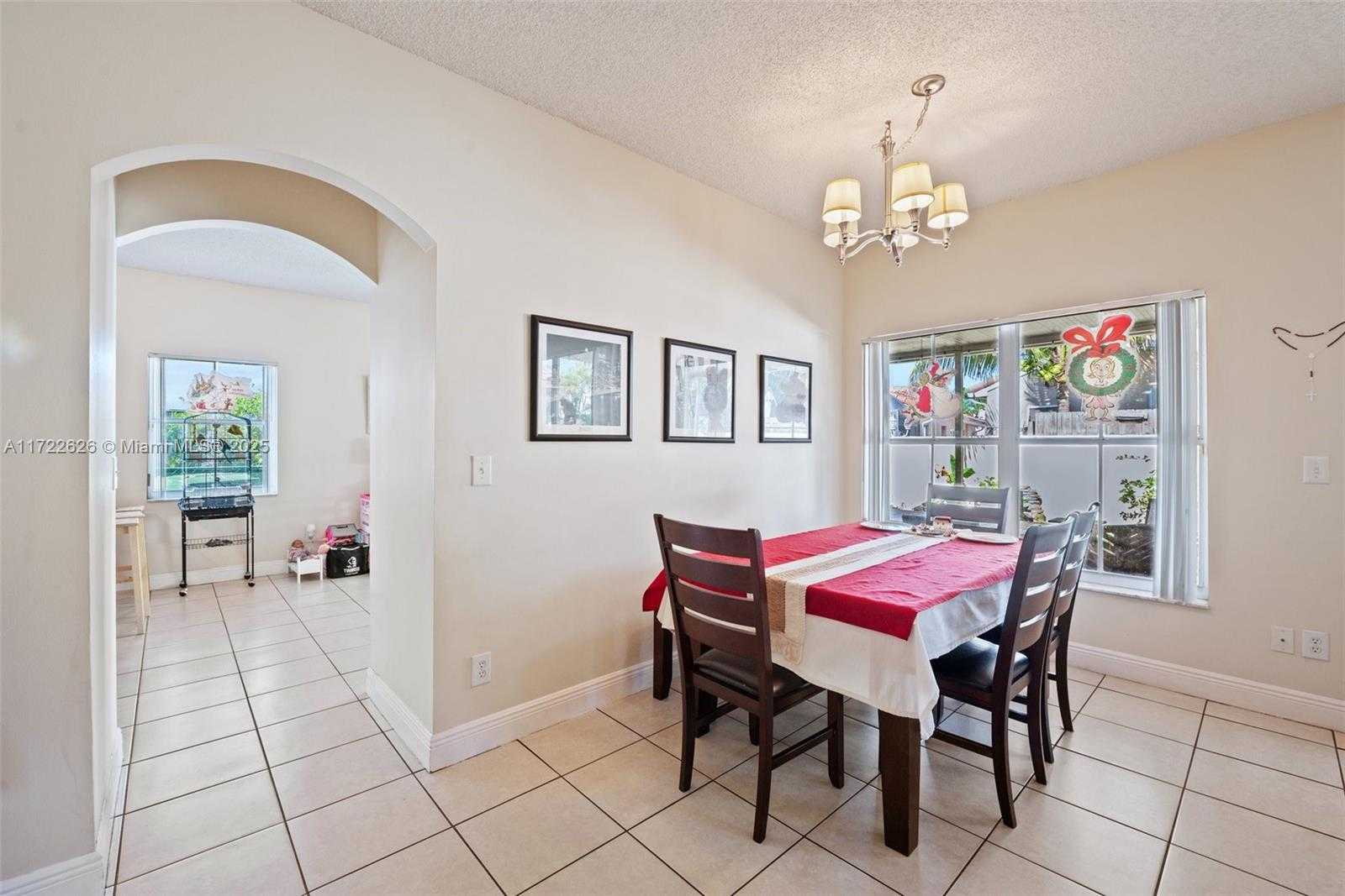 Small Image of 18463 NORTH WEST 20TH ST, Pembroke Pines Number 6