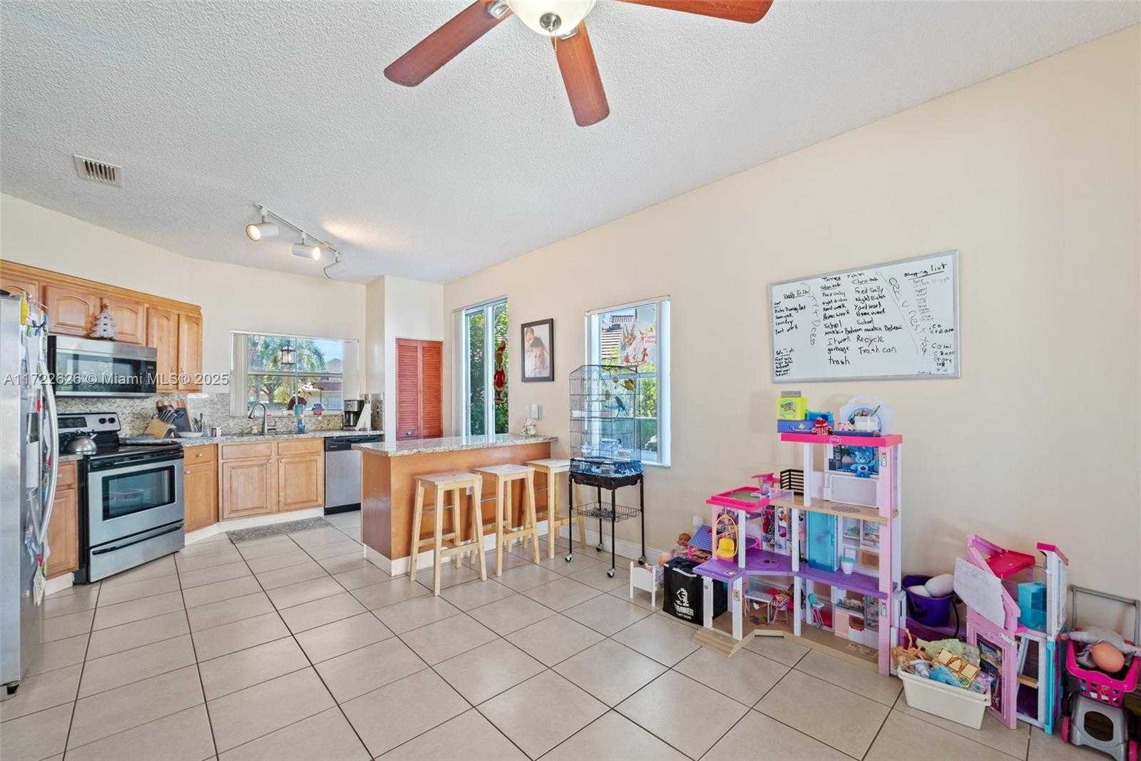 Small Image of 18463 NORTH WEST 20TH ST, Pembroke Pines Number 7