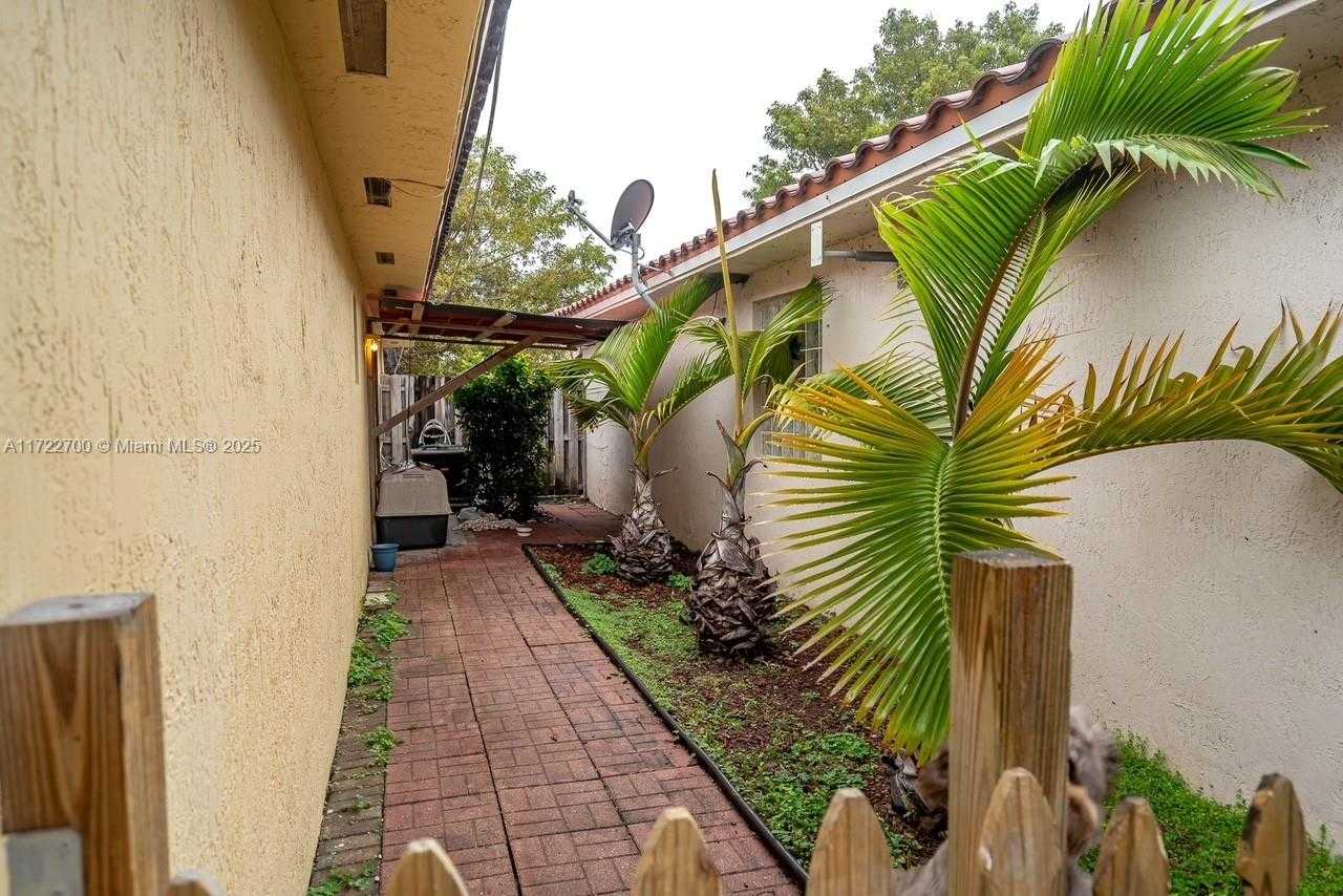 Small Image of 21445 SOUTH WEST 89TH PATH, Cutler Bay Number 25
