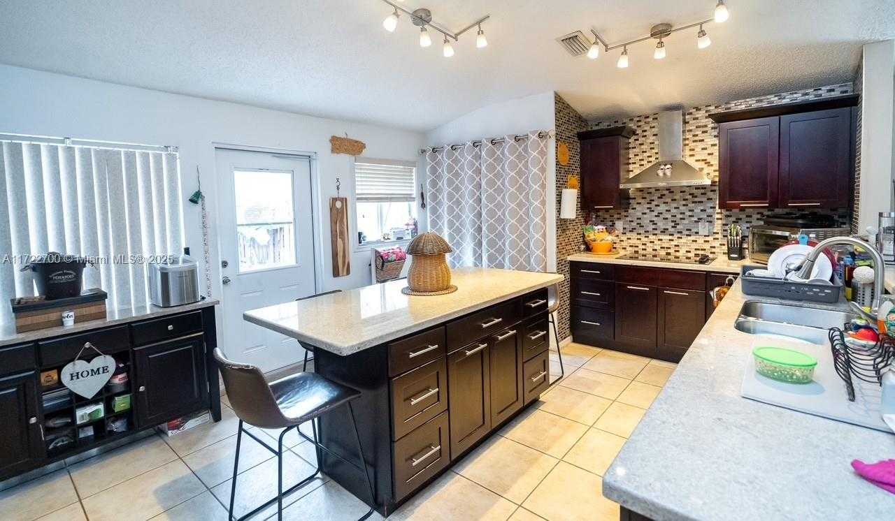 Small Image of 21445 SOUTH WEST 89TH PATH, Cutler Bay Number 4