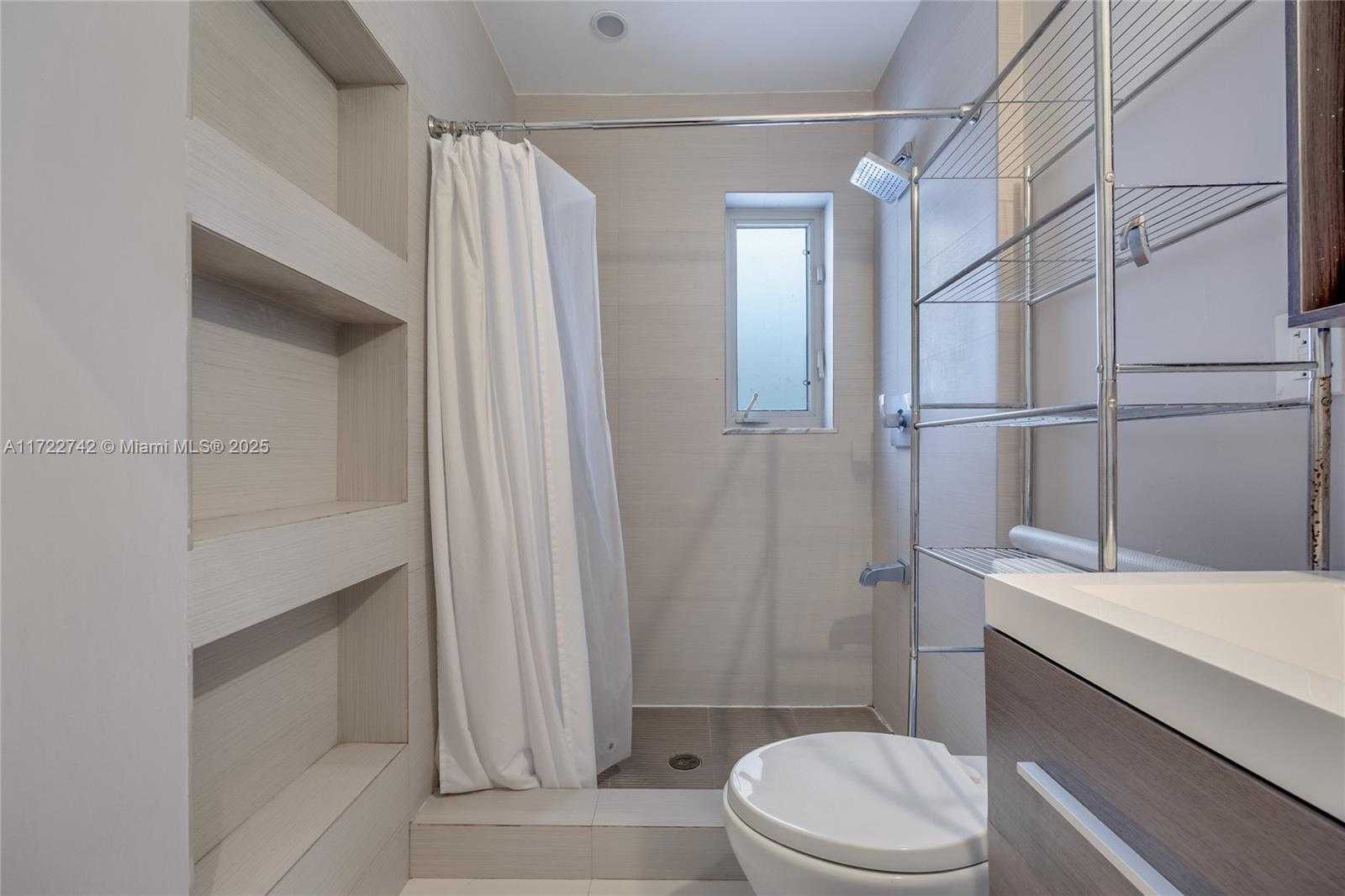 Small Image of 9365 DICKENS AVE, Surfside Number 21
