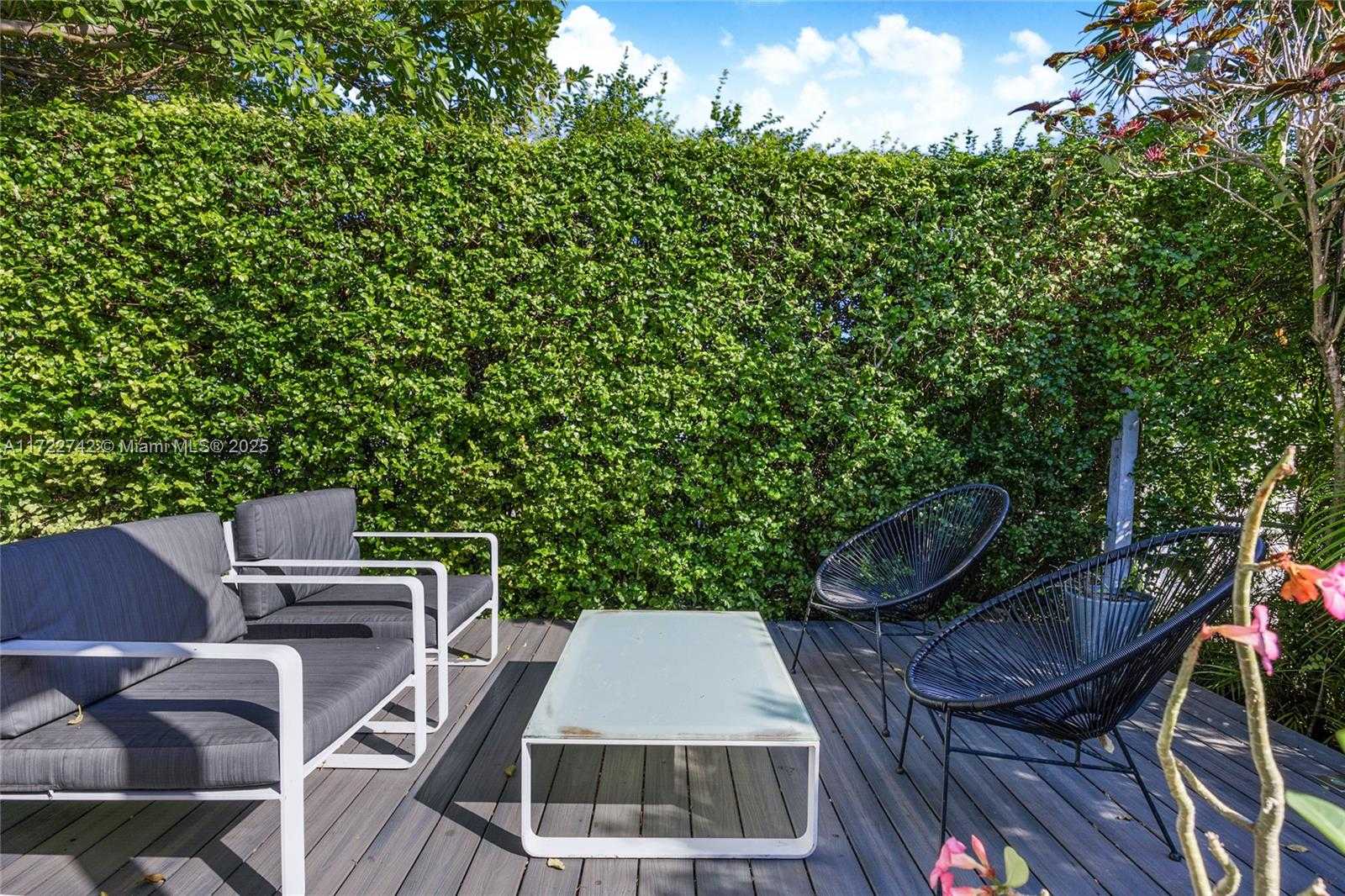 Small Image of 9365 DICKENS AVE, Surfside Number 24