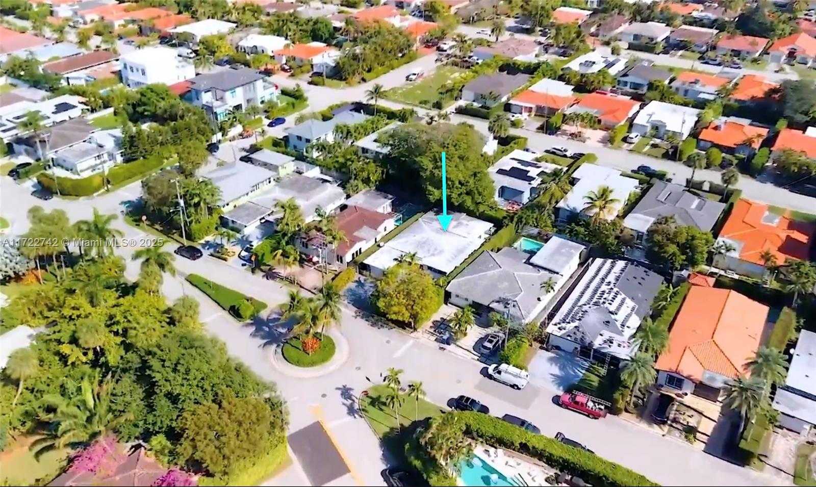 Small Image of 9365 DICKENS AVE, Surfside Number 31