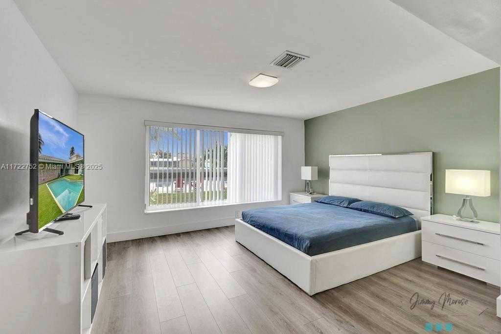 Small Image of 410 SOUTH WEST 18TH, Pompano Beach Number 17