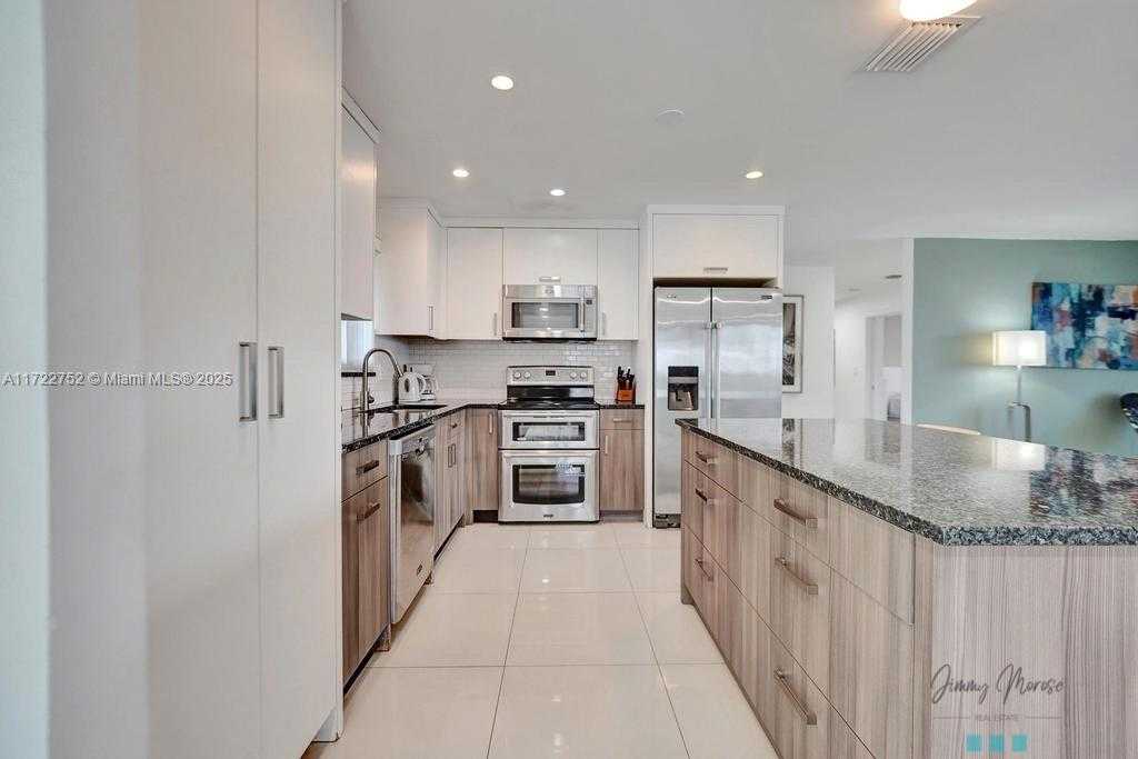 Small Image of 410 SOUTH WEST 18TH, Pompano Beach Number 8