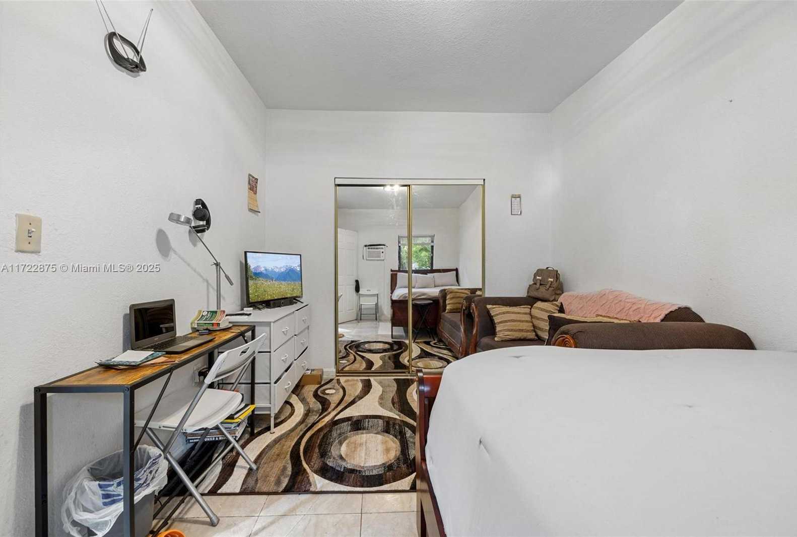 Small Image of 620 NORTH EAST 137TH ST, North Miami Number 12
