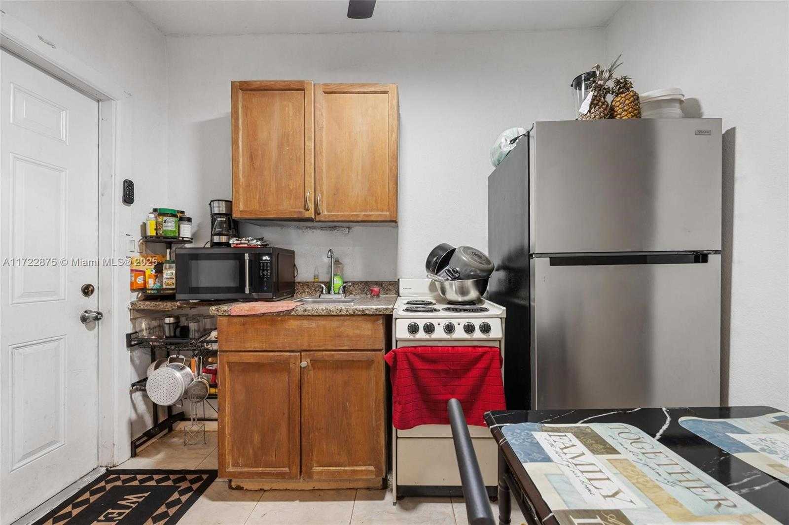 Small Image of 620 NORTH EAST 137TH ST, North Miami Number 14