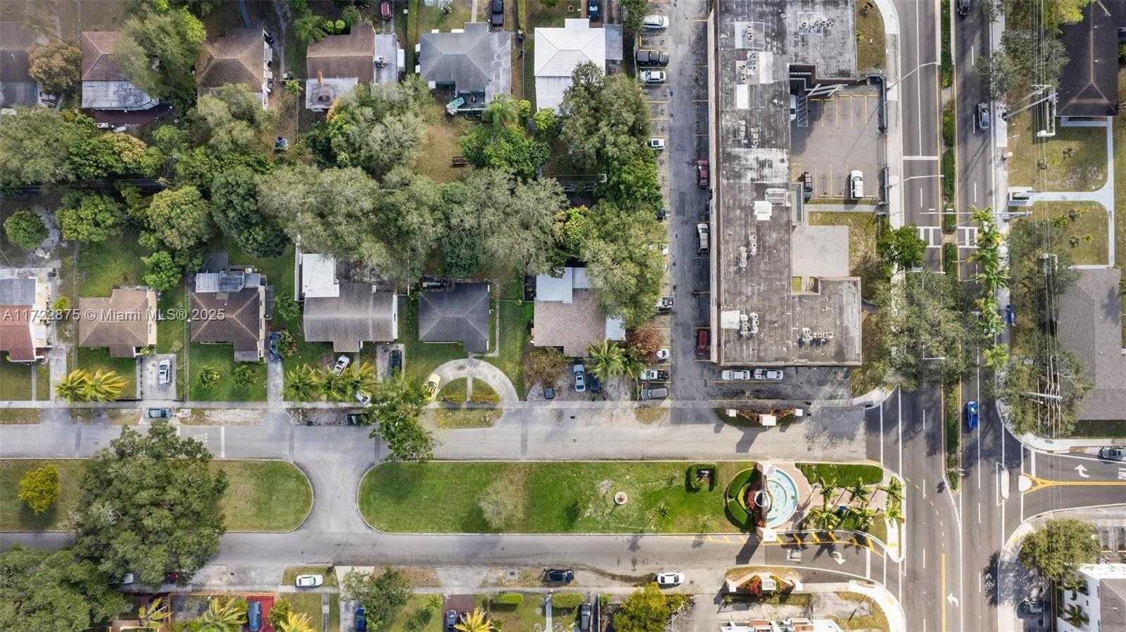 Small Image of 620 NORTH EAST 137TH ST, North Miami Number 16