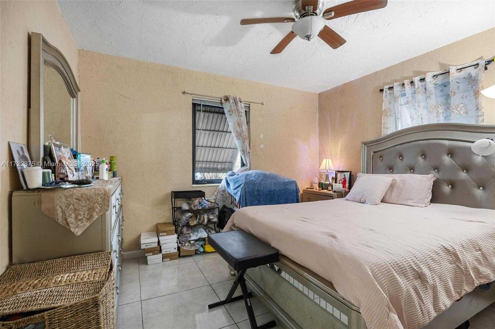 Small Image of 620 NORTH EAST 137TH ST, North Miami Number 8