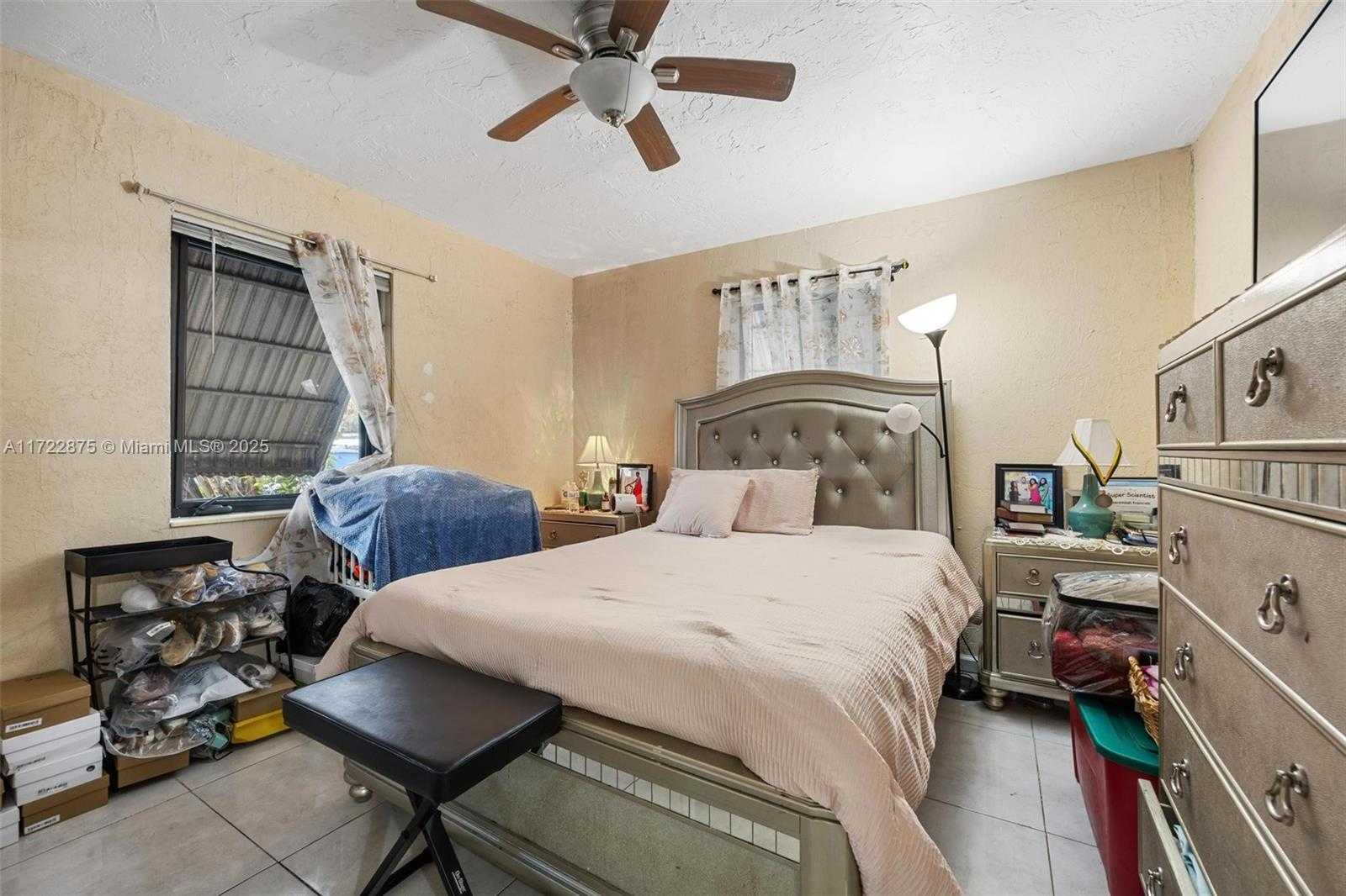 Small Image of 620 NORTH EAST 137TH ST, North Miami Number 9
