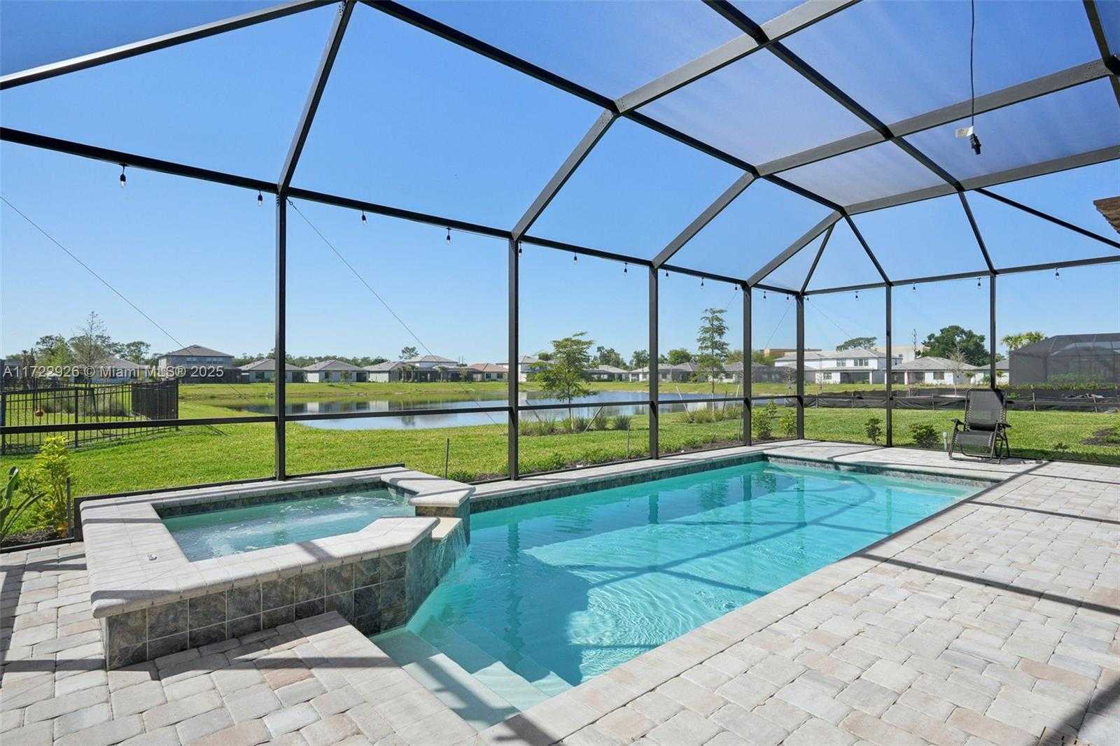 Small Image of 11162 ADDISON LAKE CIR, Fort Myers Number 26