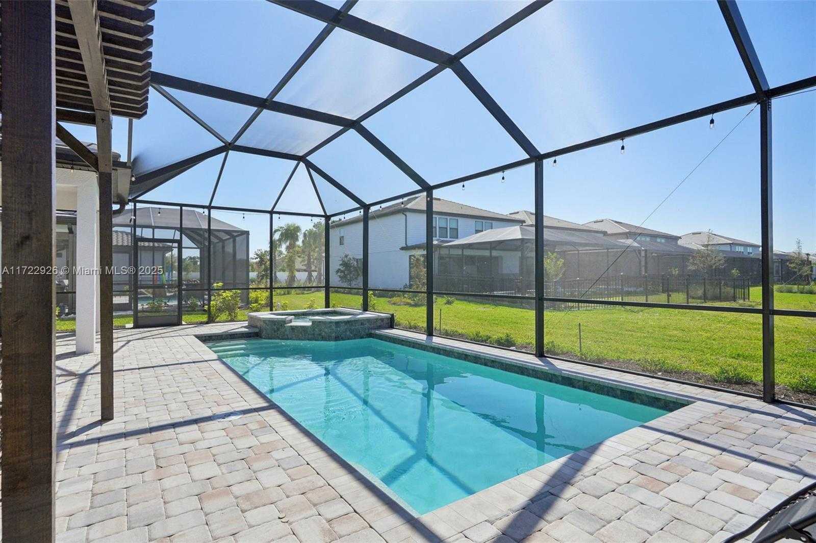 Small Image of 11162 ADDISON LAKE CIR, Fort Myers Number 27