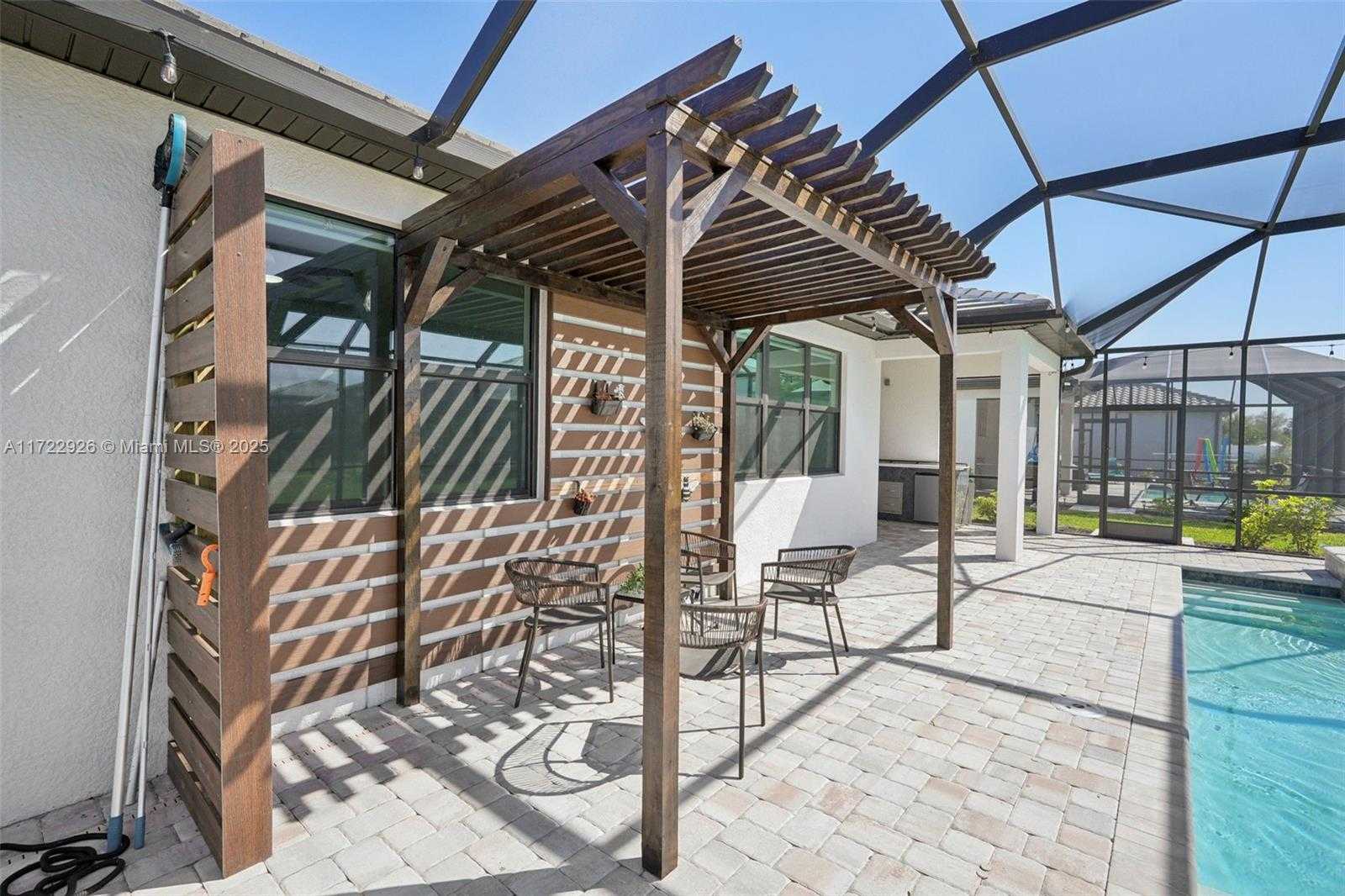 Small Image of 11162 ADDISON LAKE CIR, Fort Myers Number 28