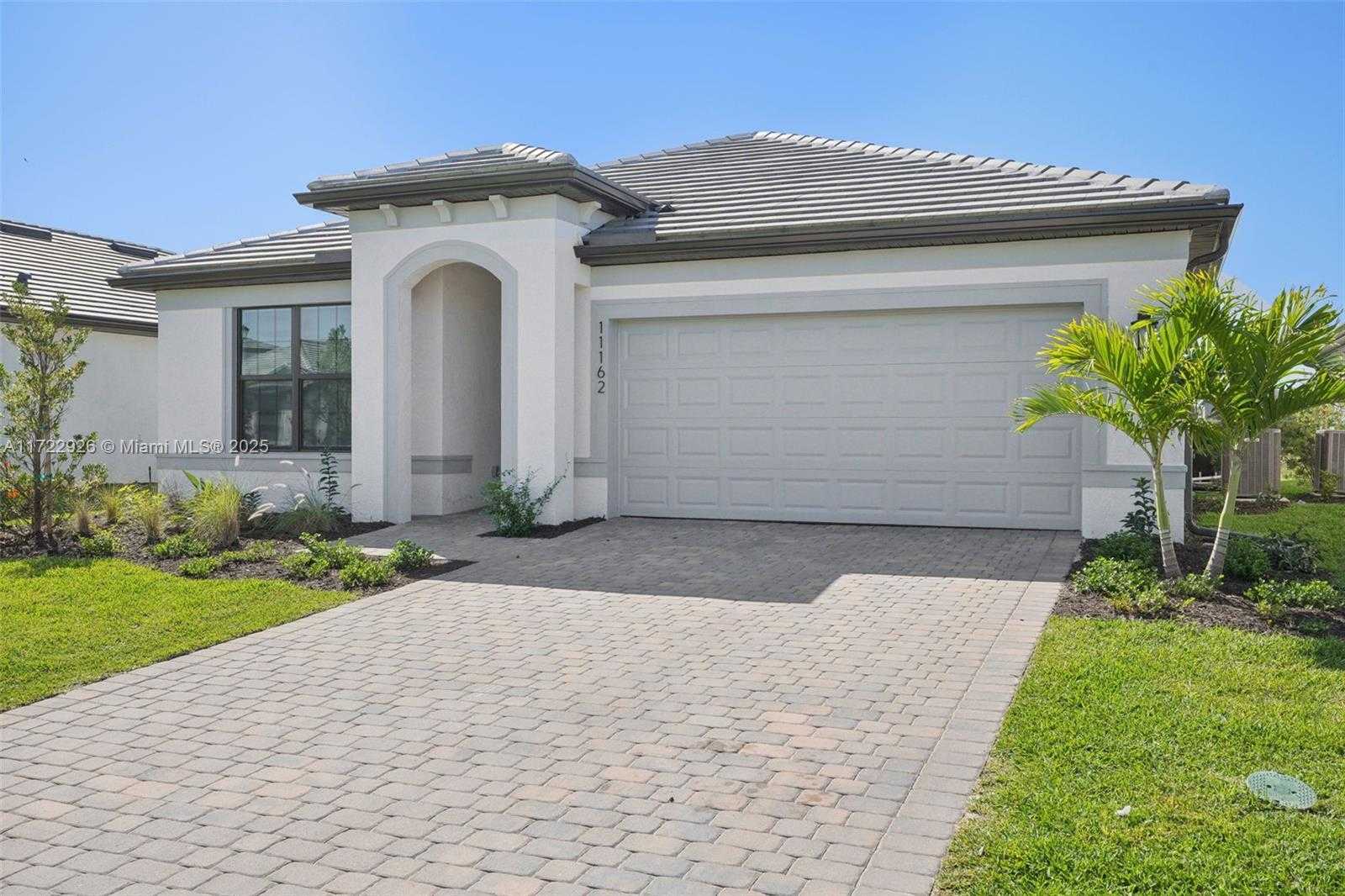Small Image of 11162 ADDISON LAKE CIR, Fort Myers Number 3