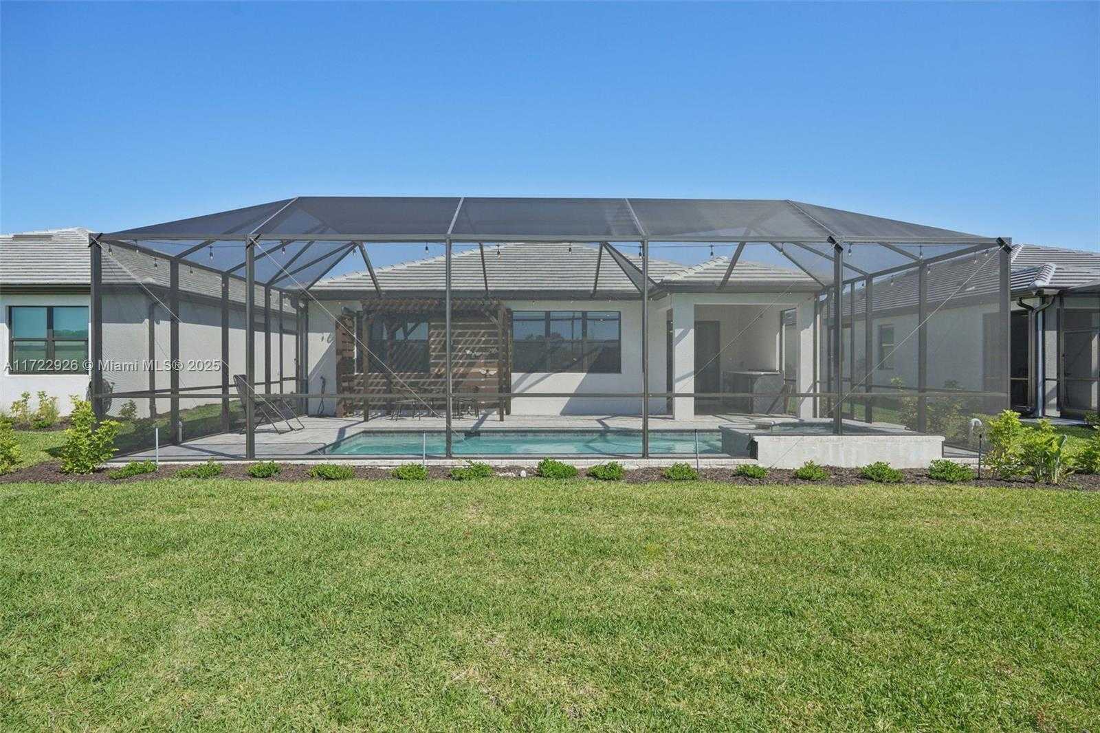 Small Image of 11162 ADDISON LAKE CIR, Fort Myers Number 31