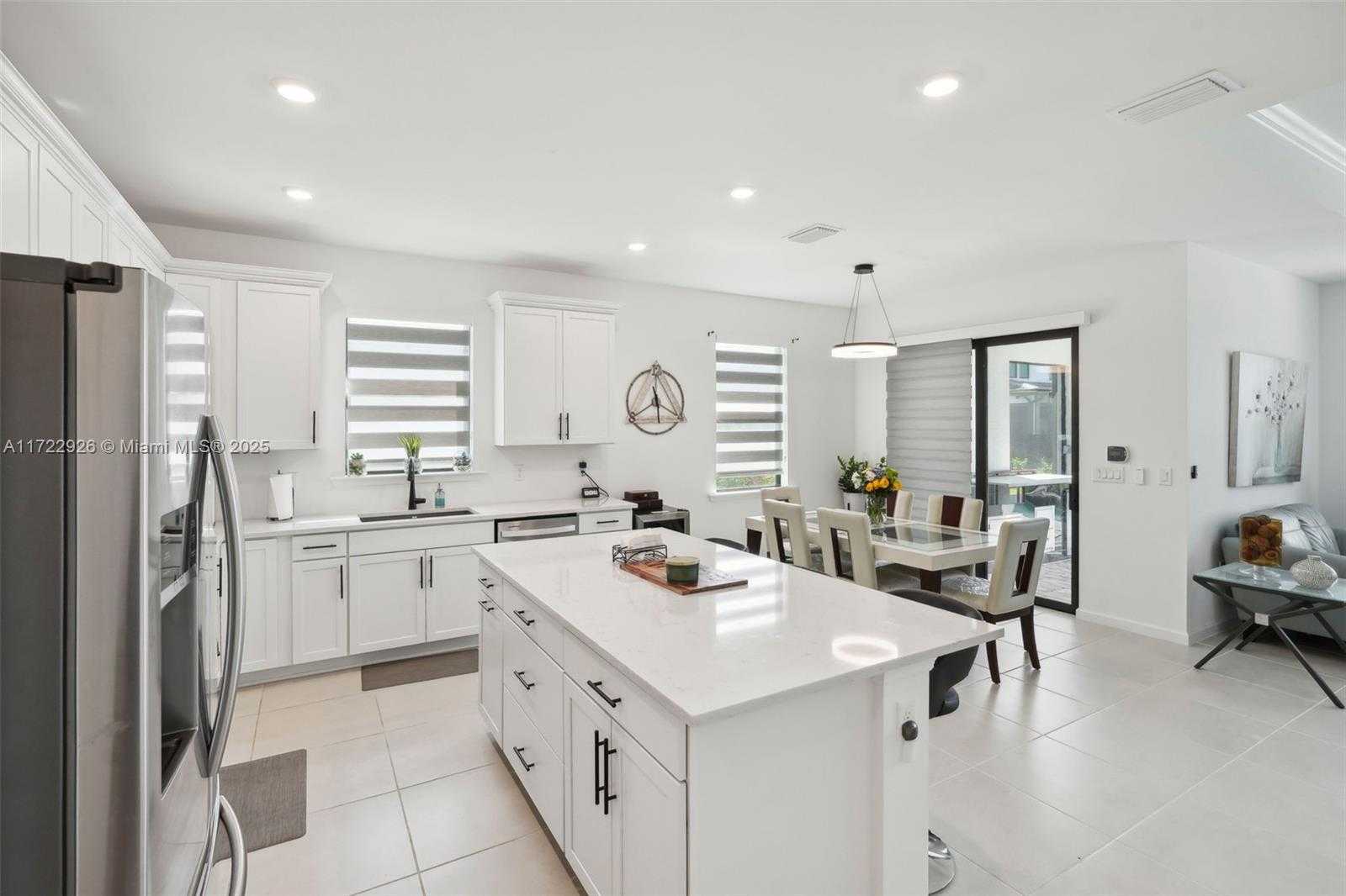 Small Image of 11162 ADDISON LAKE CIR, Fort Myers Number 7