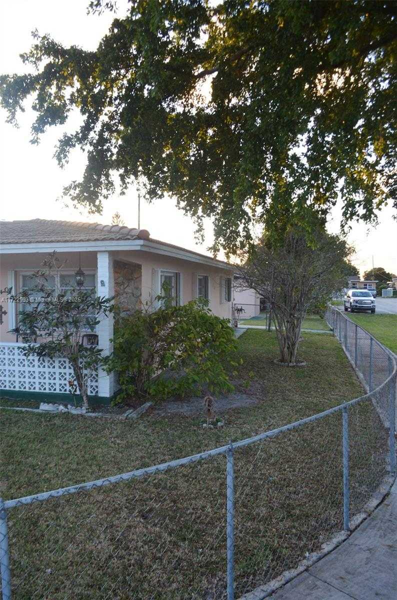 Small Image of 3740 WEST 5TH CT, Hialeah Number 2