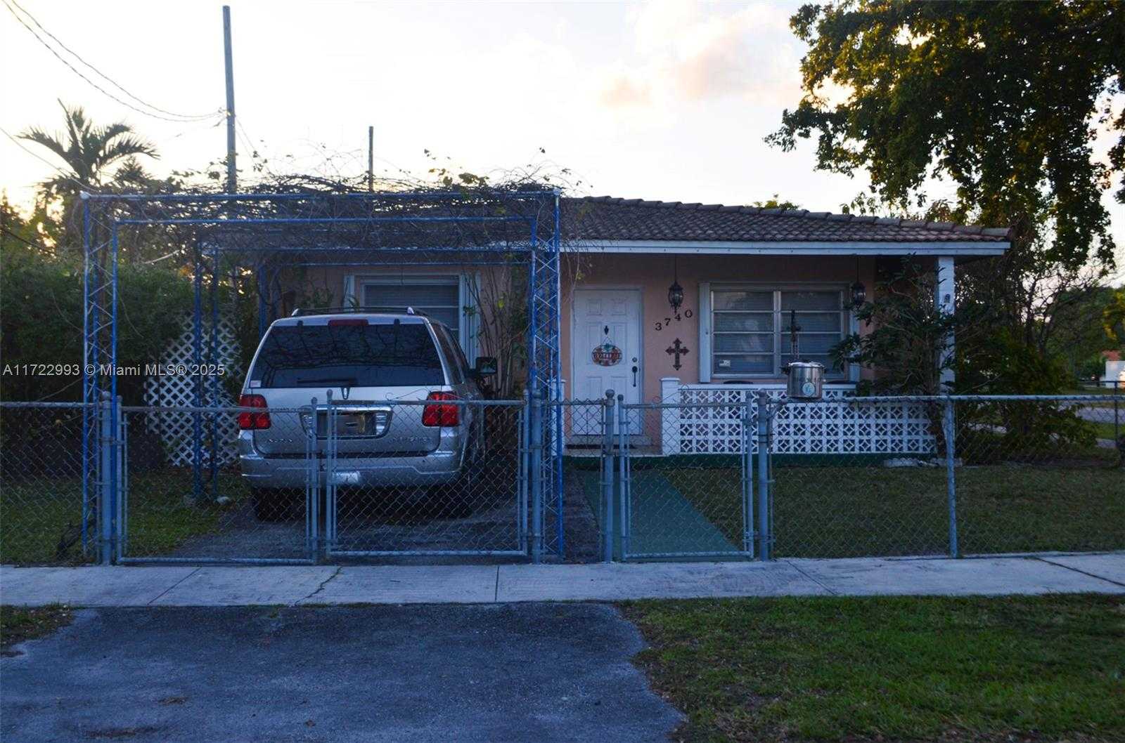 Small Image of 3740 WEST 5TH CT, Hialeah Number 3