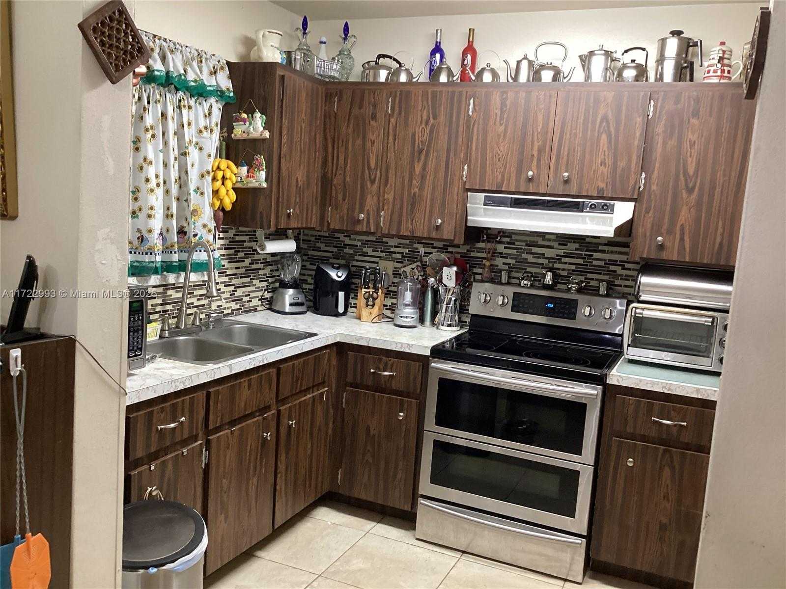 Small Image of 3740 WEST 5TH CT, Hialeah Number 9