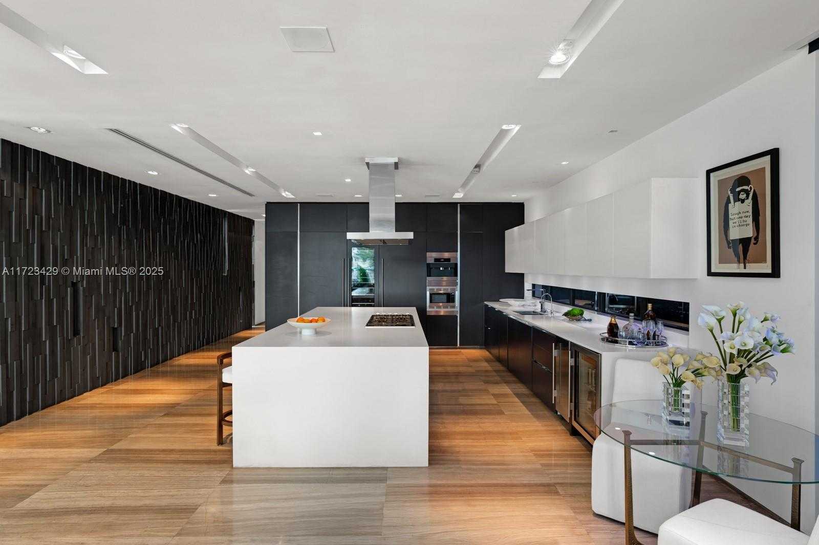 Small Image of 528 LAKEVIEW CT, Miami Beach Number 10
