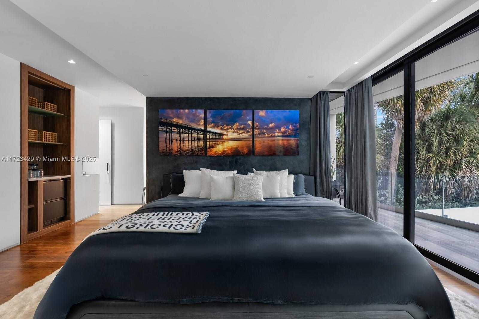 Small Image of 528 LAKEVIEW CT, Miami Beach Number 13